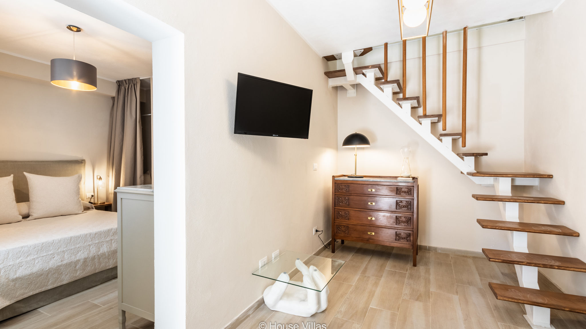 Bowie's Rooms Intera 
