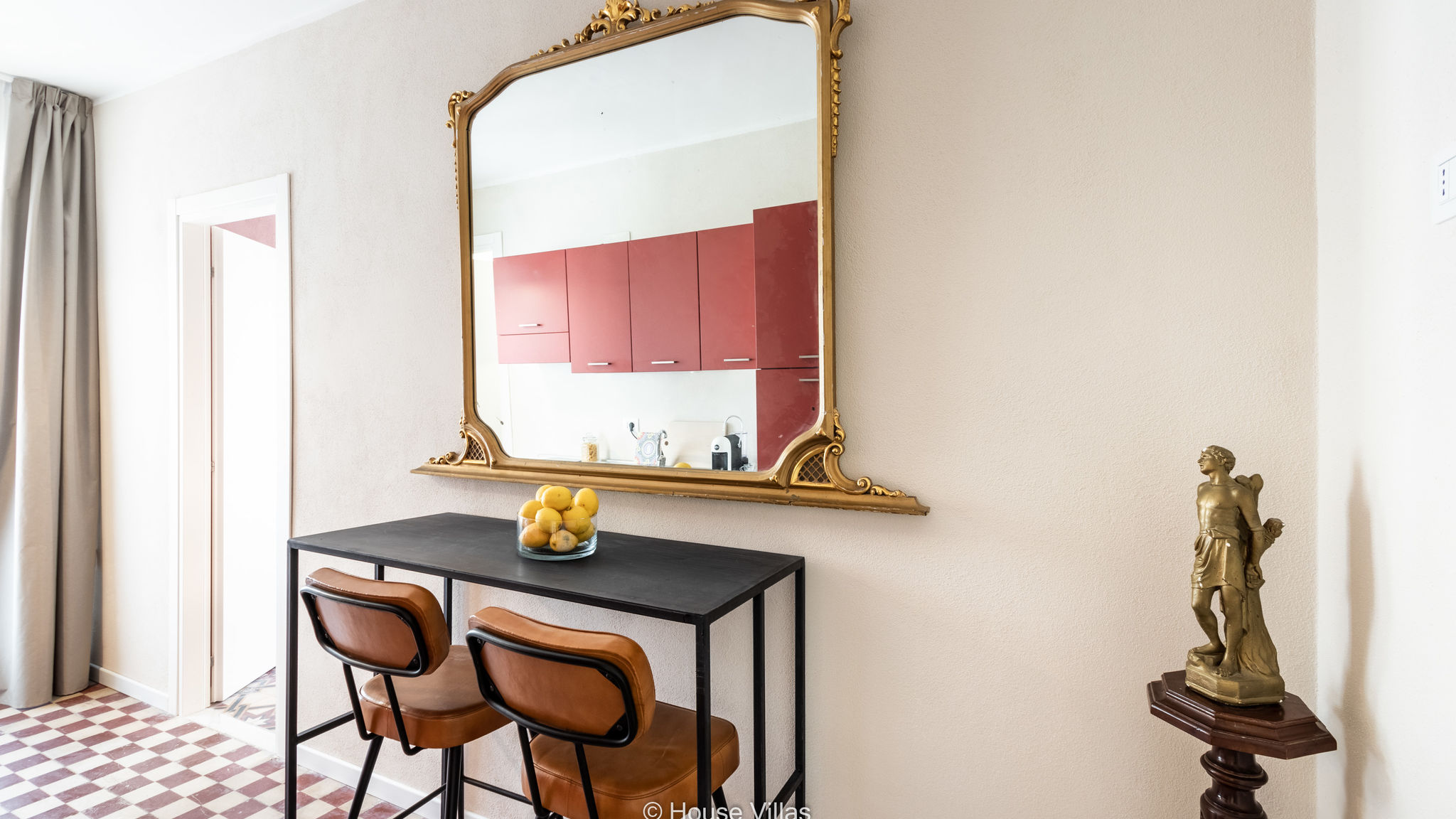 Bowie's Rooms Intera 