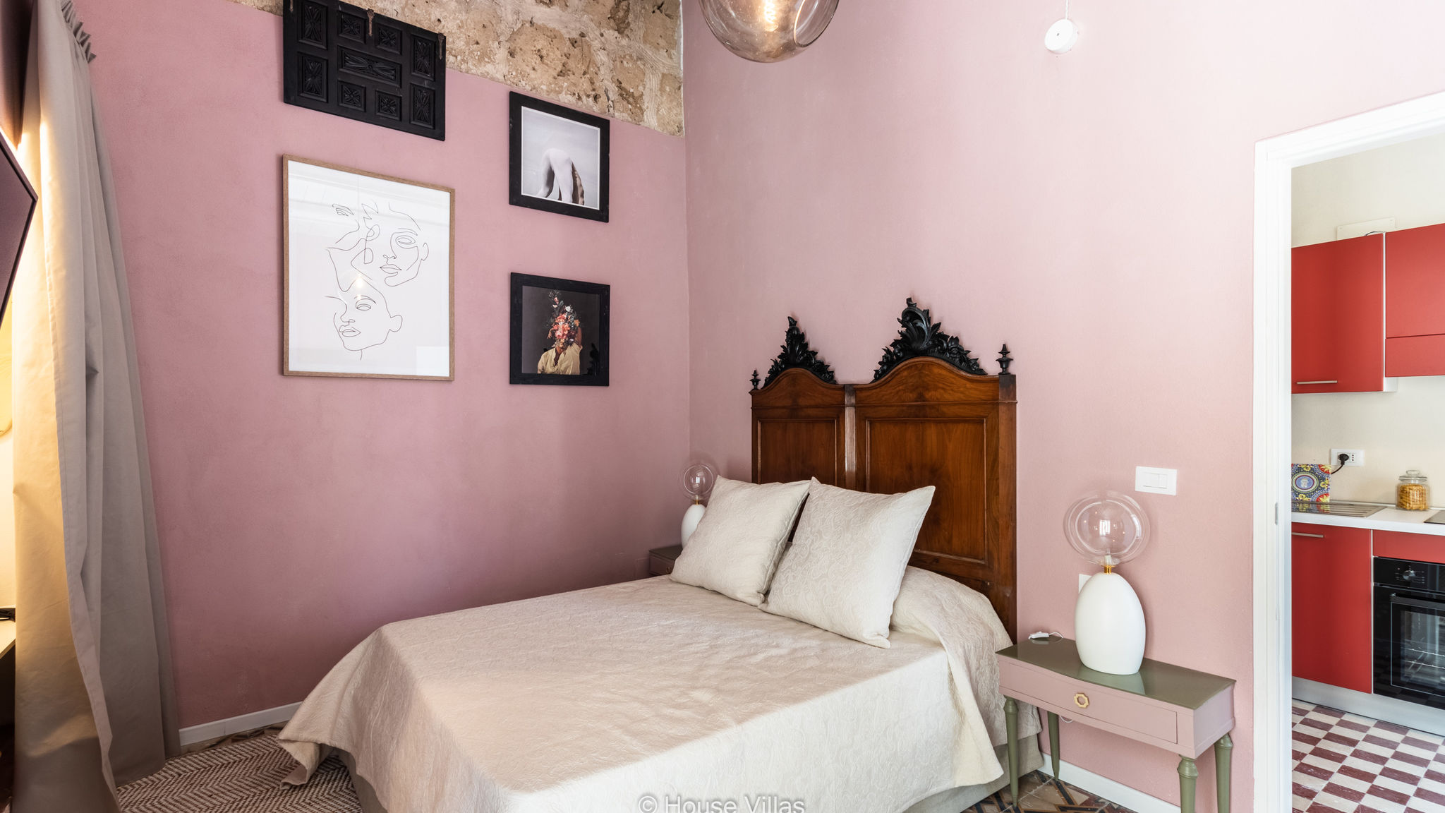 Bowie's Rooms Intera 