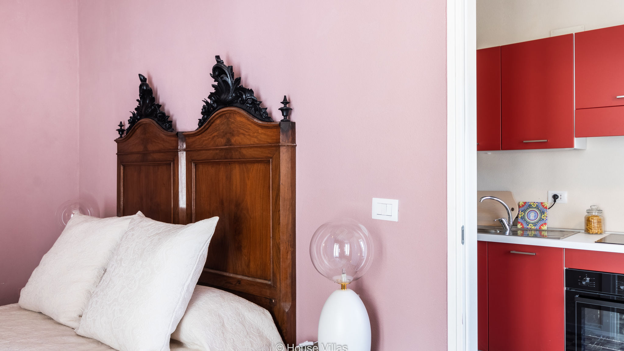 Bowie's Rooms Intera 