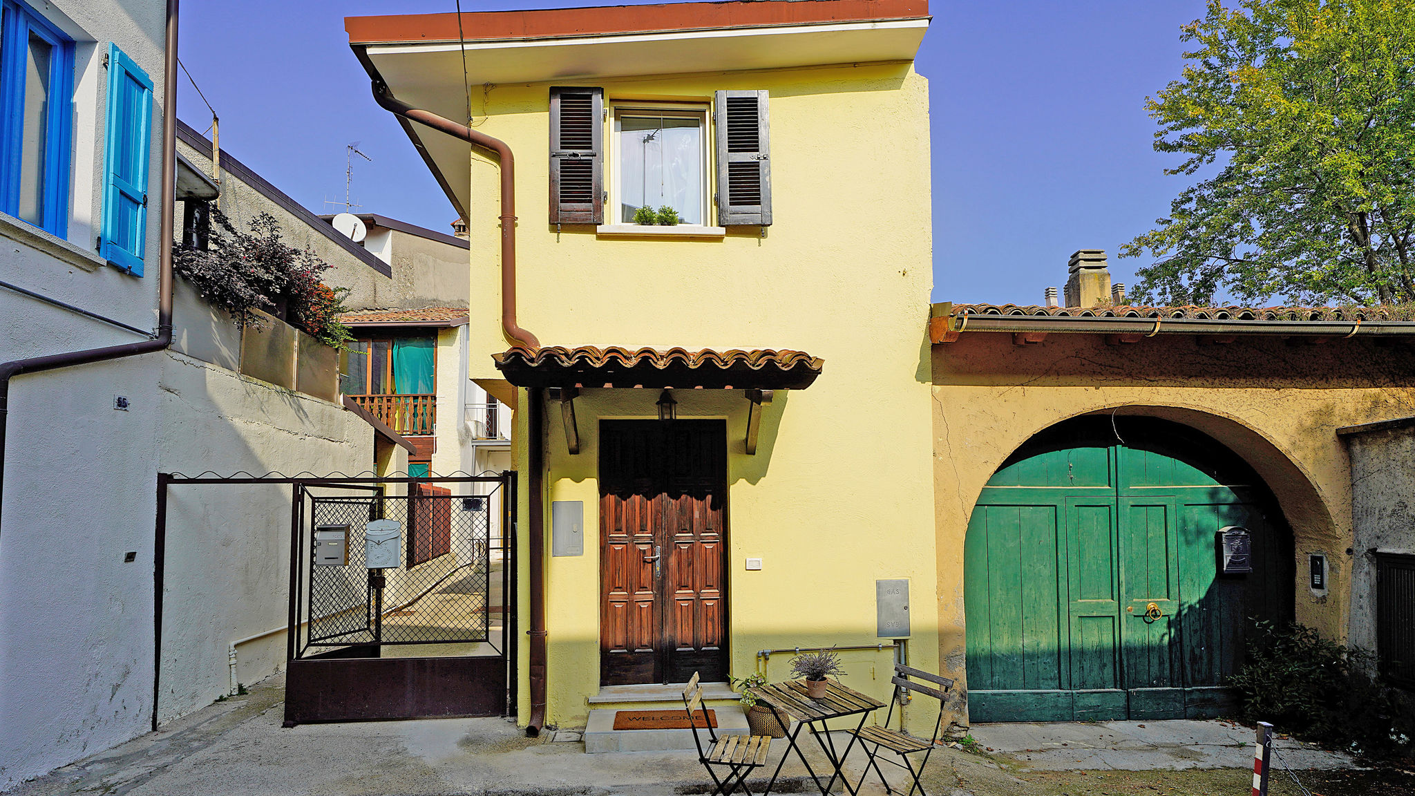 CASE AL LAGO San Felice del Benaco Smiley House By Case al Lago