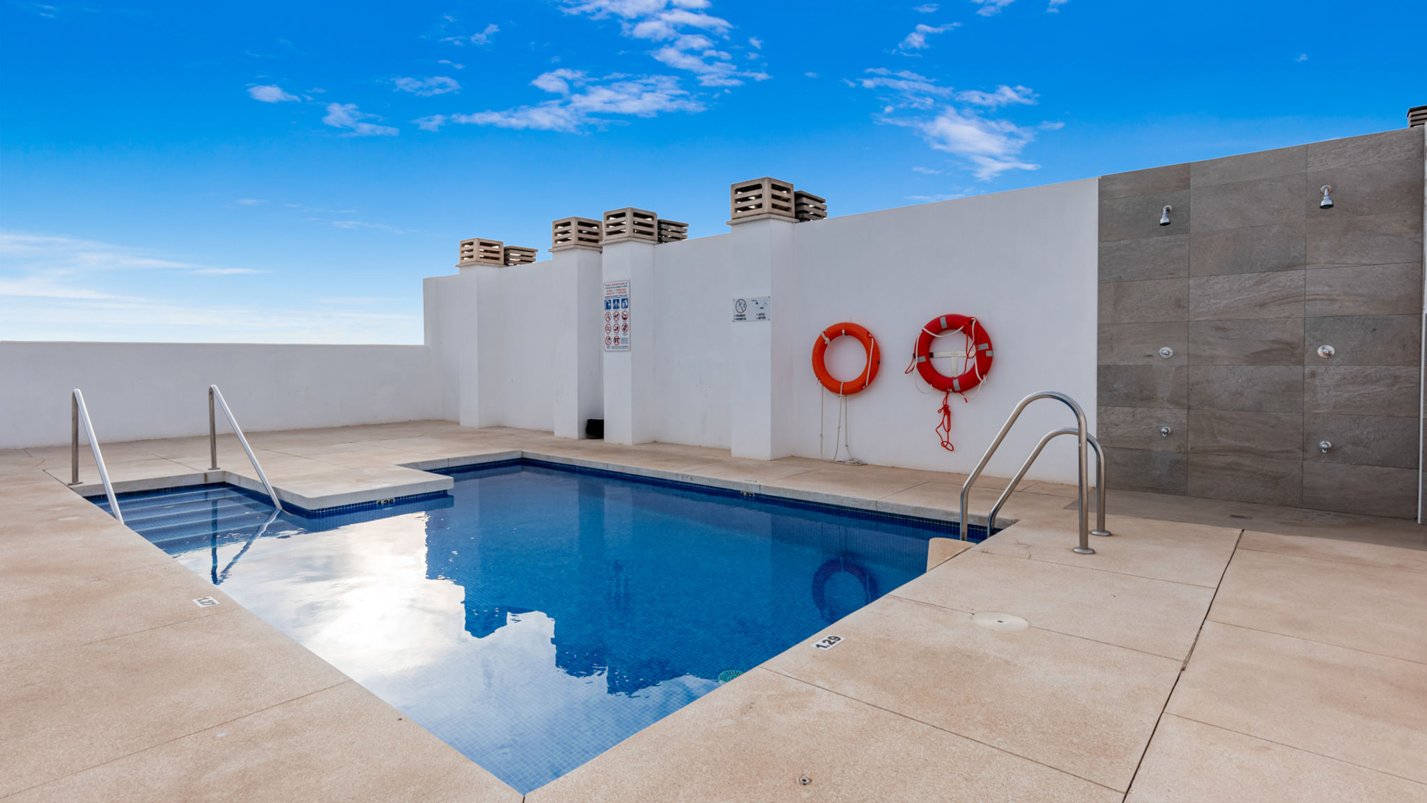 Costarentals Fuengirola Cozy beachfront apartment in Fuengirola - Ref 25