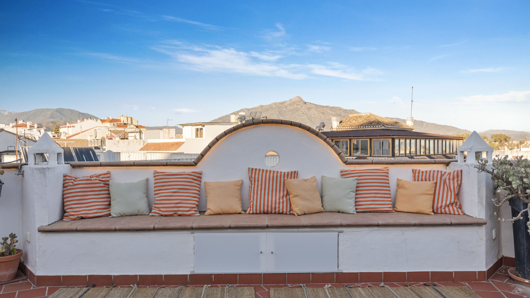 Costarentals Marbella Fantastic Penthouse in downtown San Pedro by Costarentals - Ref M35