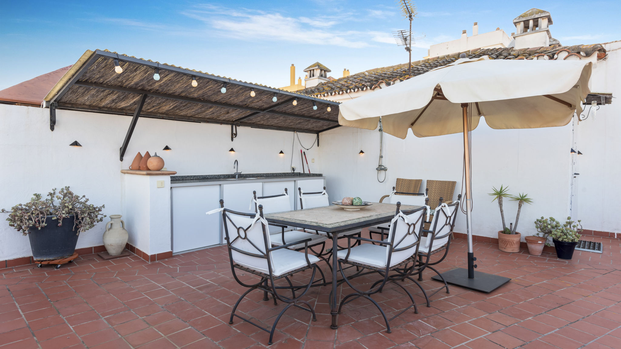 Costarentals Marbella Fantastic Penthouse in downtown San Pedro by Costarentals - Ref M35
