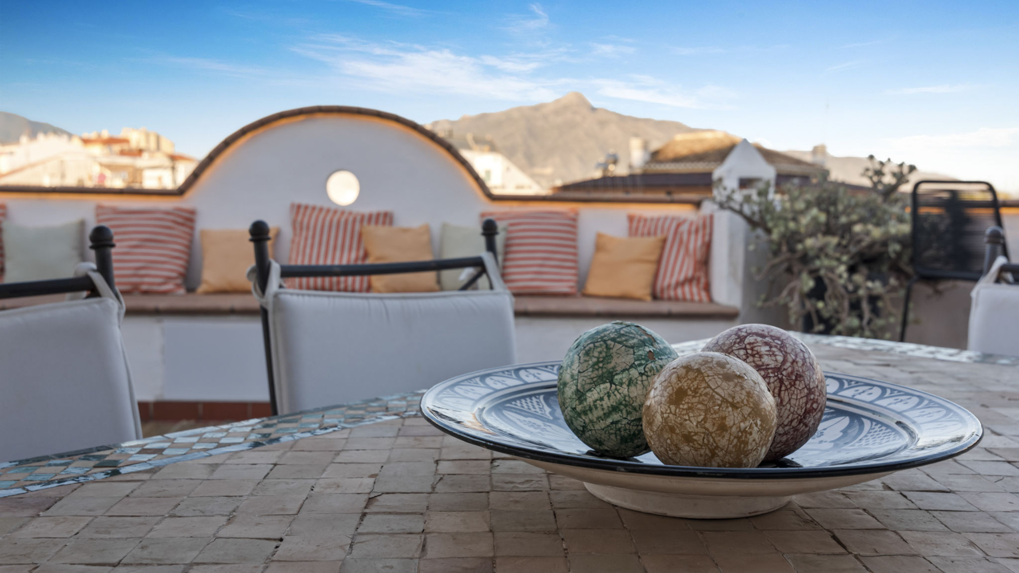 Costarentals Marbella Fantastic Penthouse in downtown San Pedro by Costarentals - Ref M35