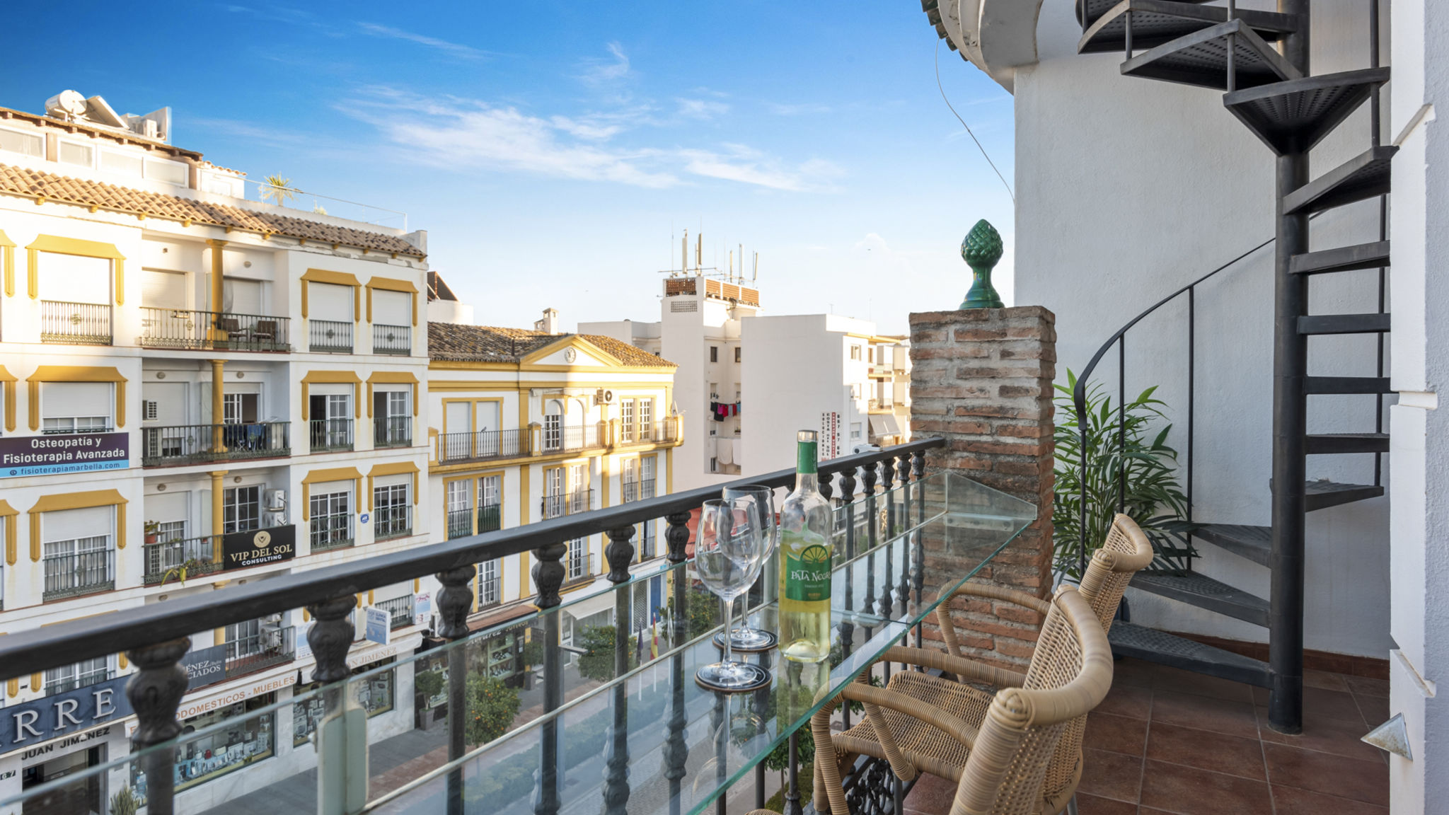Costarentals Marbella Fantastic Penthouse in downtown San Pedro by Costarentals - Ref M35