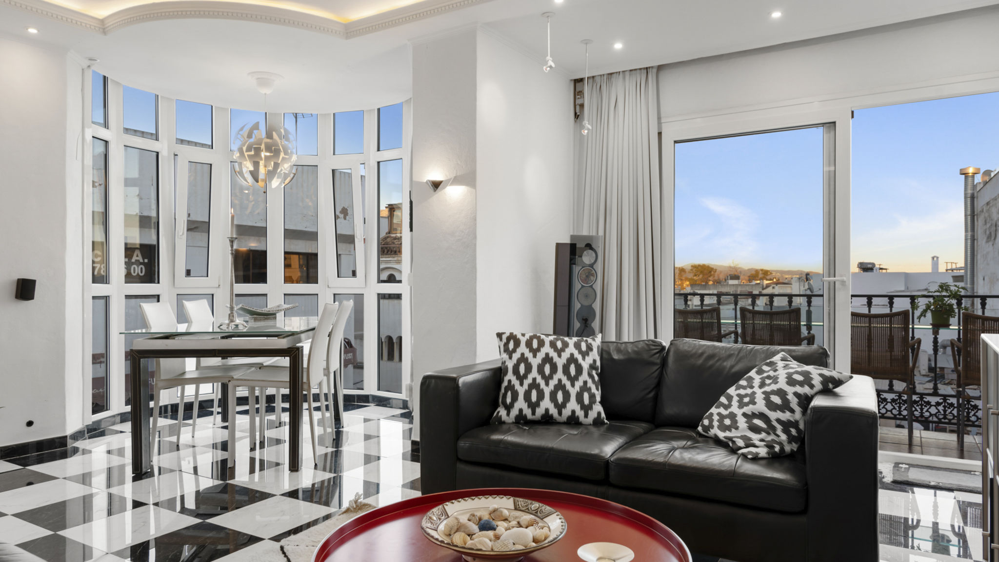 Costarentals Marbella Fantastic Penthouse in downtown San Pedro by Costarentals - Ref M35