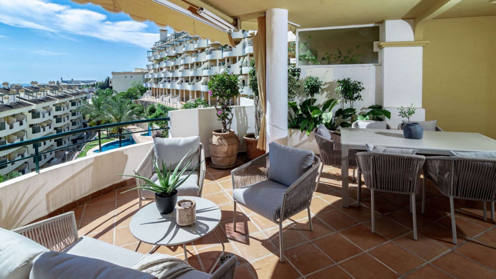 Costarentals Marbella Sleek apartment with pool in Marbella - M36