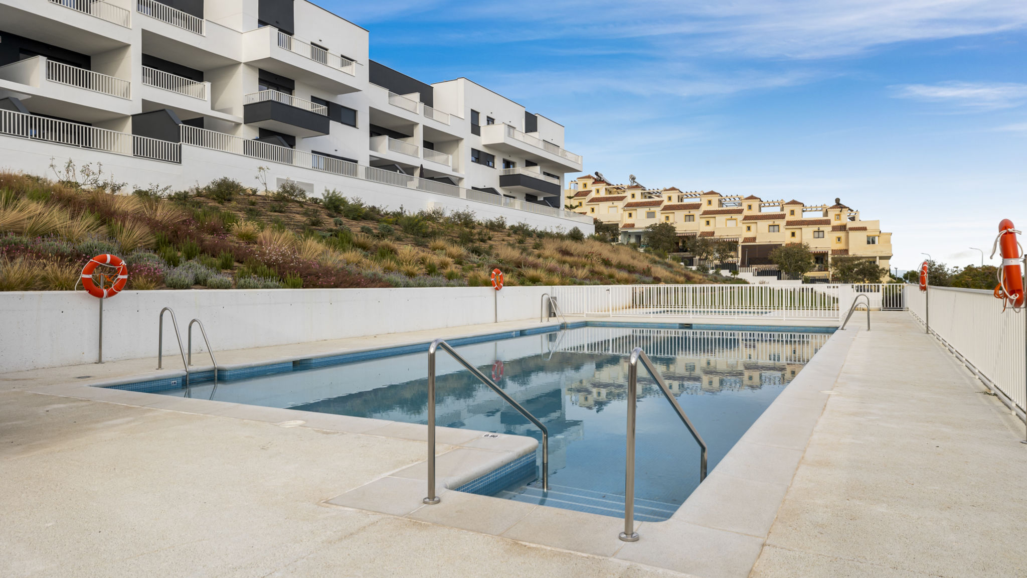 Costarentals Benalmádena Panoramic terrace with pool in Benalmádena by Costarentals - Ref 43