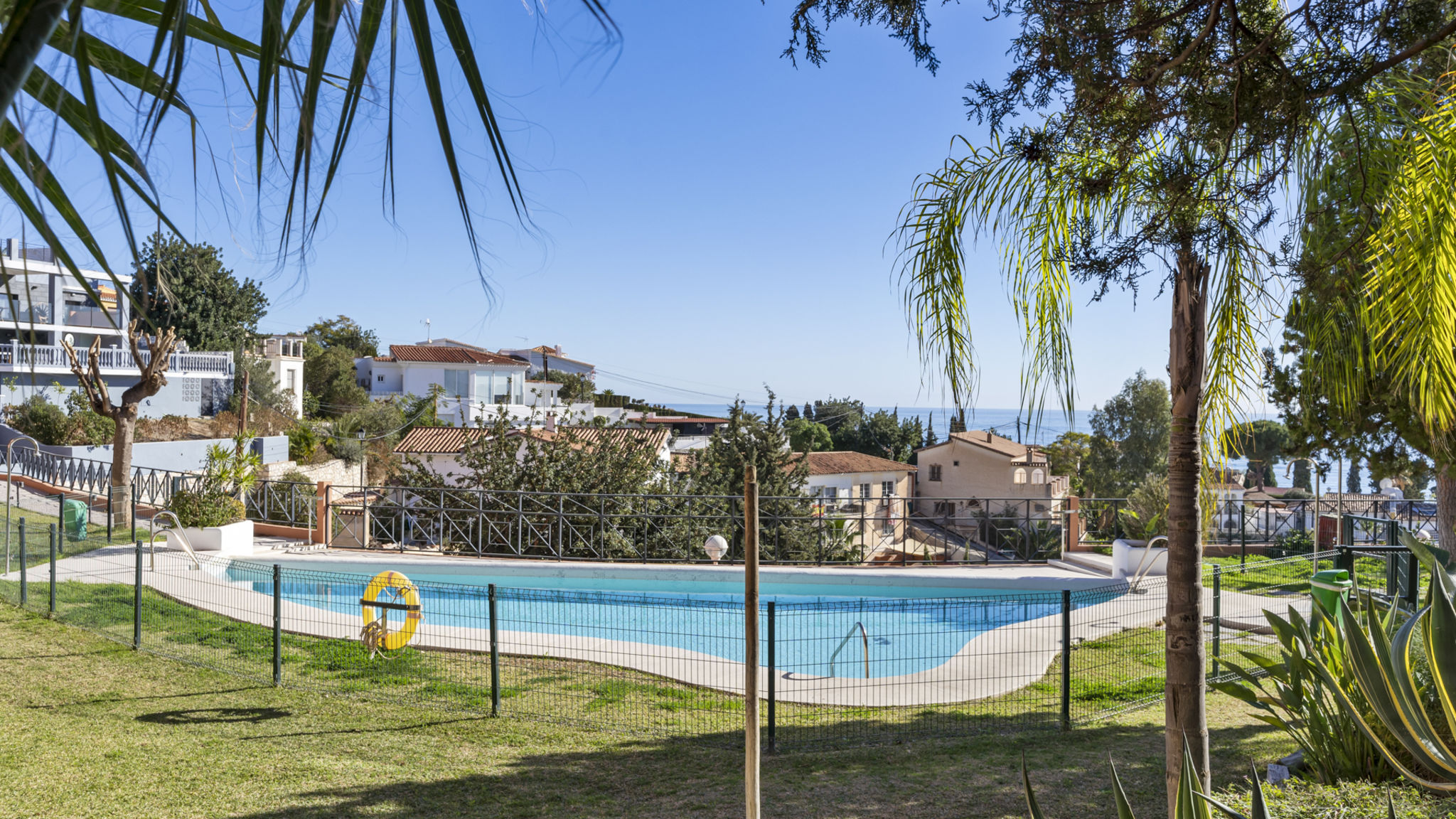 Costarentals Fuengirola Torreblanca family flat with pool by Costarentals - Ref 63