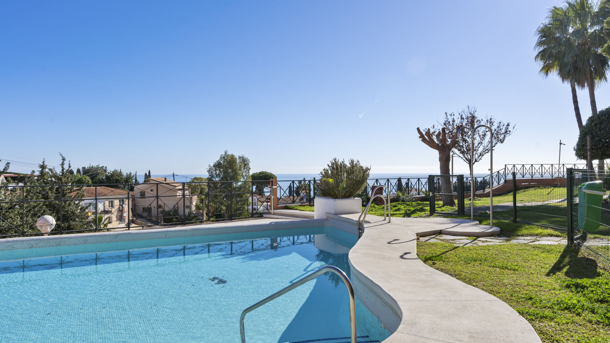 Costarentals Fuengirola Torreblanca family flat with pool by Costarentals - Ref 63
