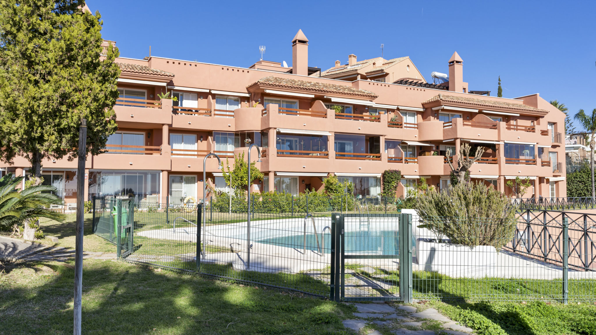 Costarentals Fuengirola Torreblanca family flat with pool - Ref 63