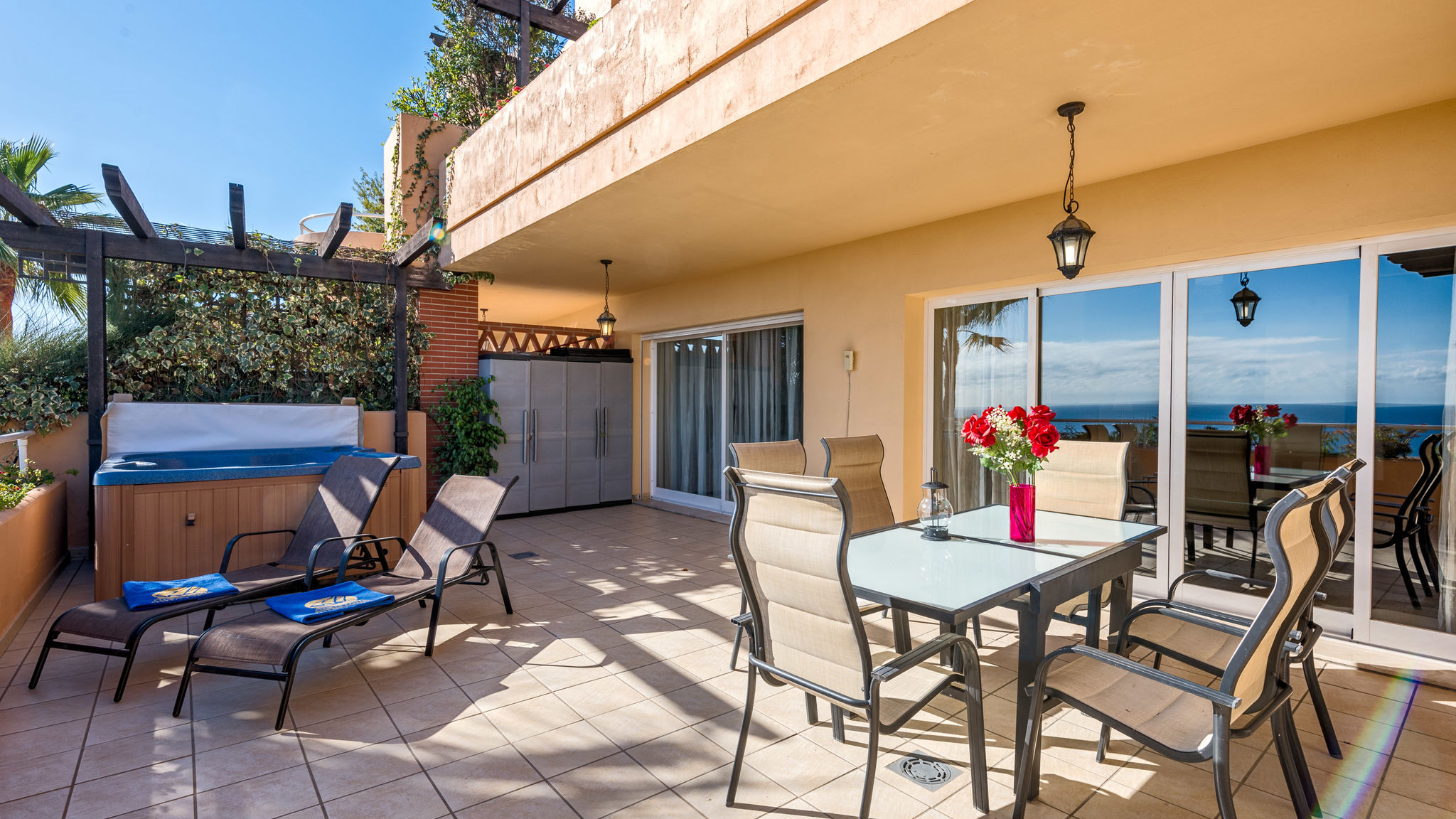 Malibu B5 · Luxury 2BR Condo 3 by Rafleys, ref 246