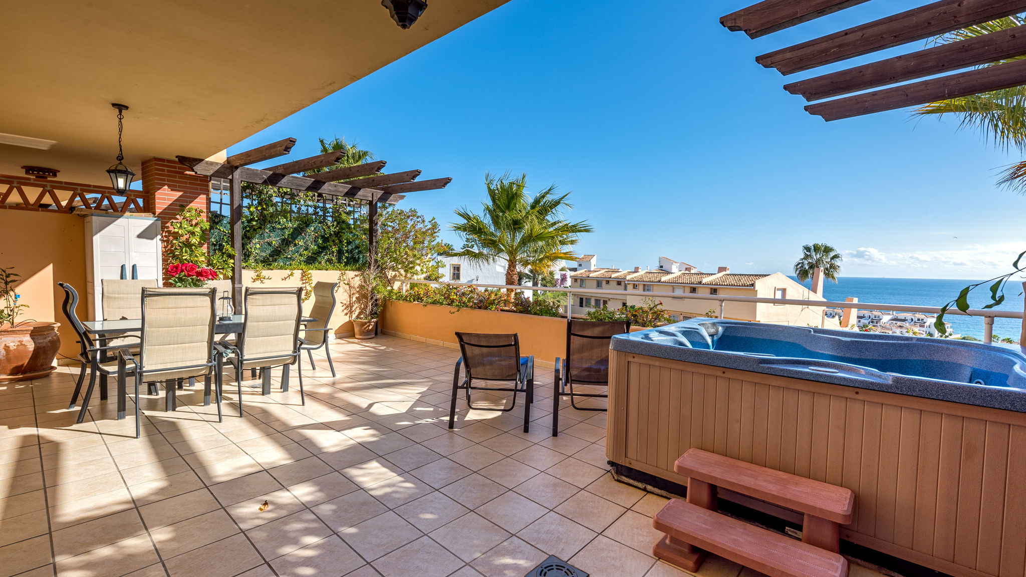 Malibu B5 · Luxury 2BR Condo 3 by Rafleys, ref 246