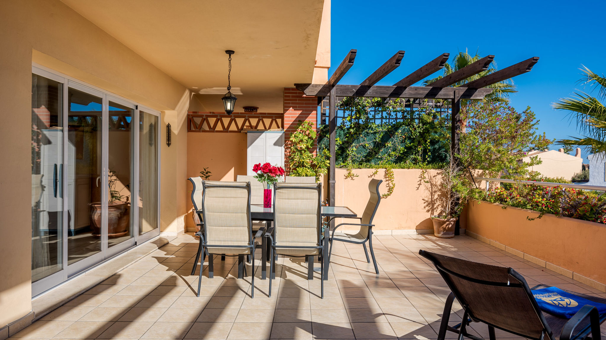 Malibu B5 · Luxury 2BR Condo 3 by Rafleys, ref 246
