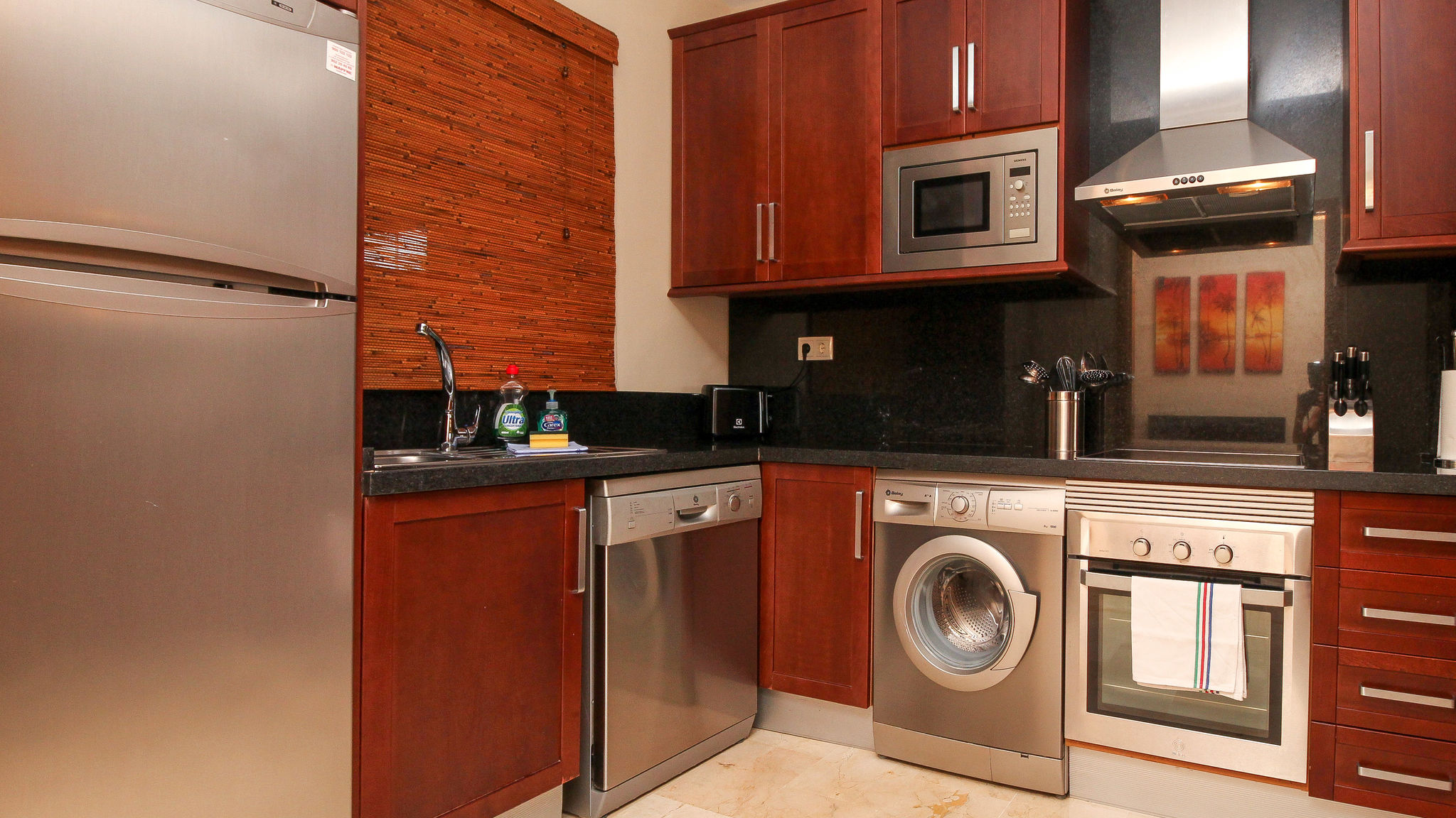 Malibu B5 · Luxury 2BR Condo 3 by Rafleys, ref 246