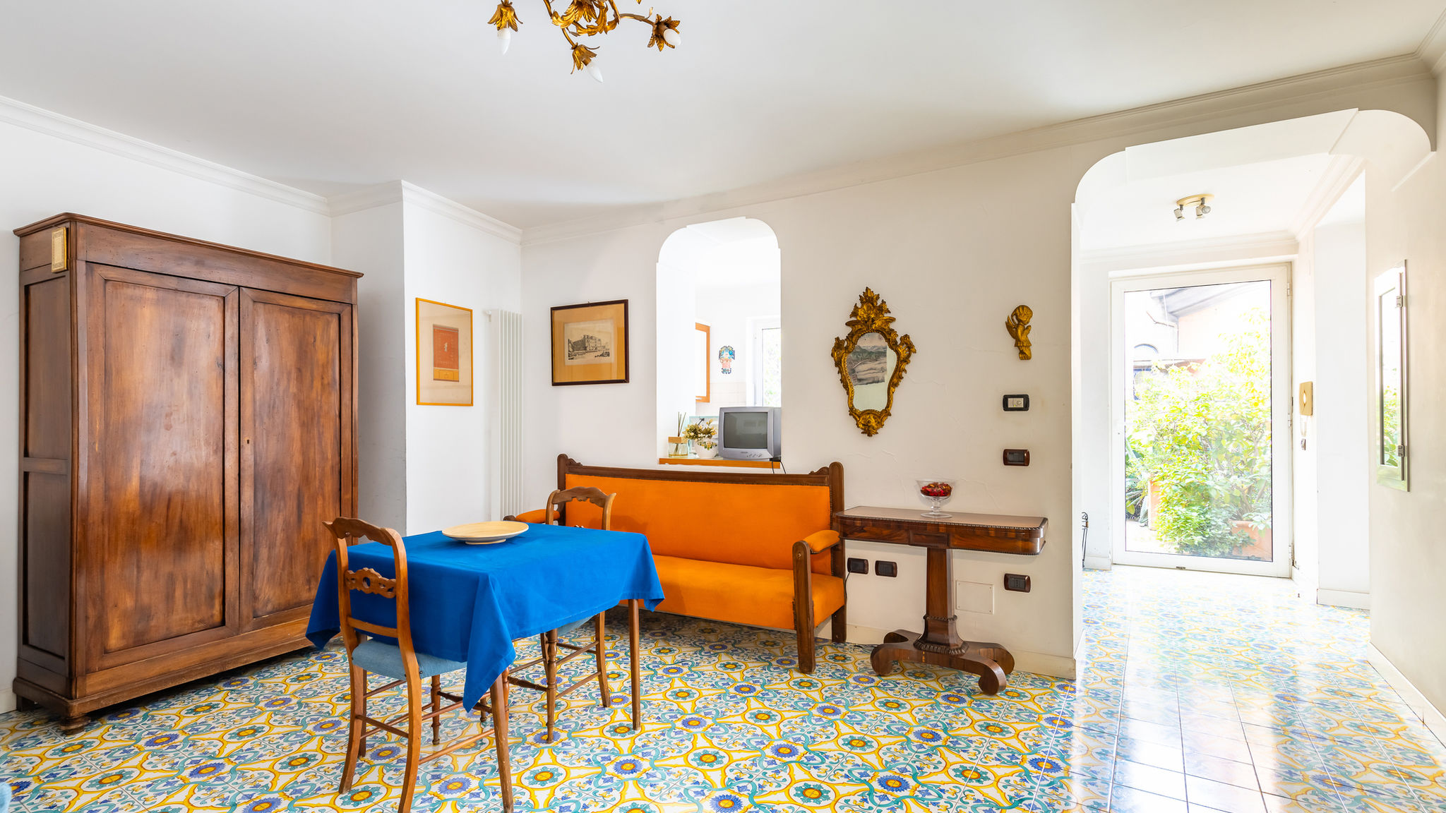 Italianway Napoli Santa Chiara Charming House with Terrace at Historical Center