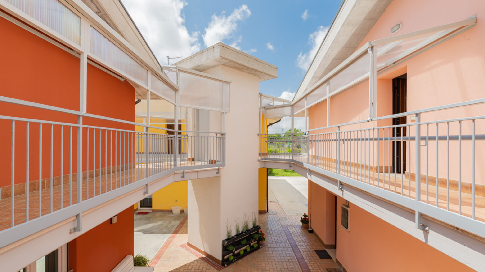 Italianway Santa Maria Imbaro Haiku Rossa - YourPlace Abruzzo