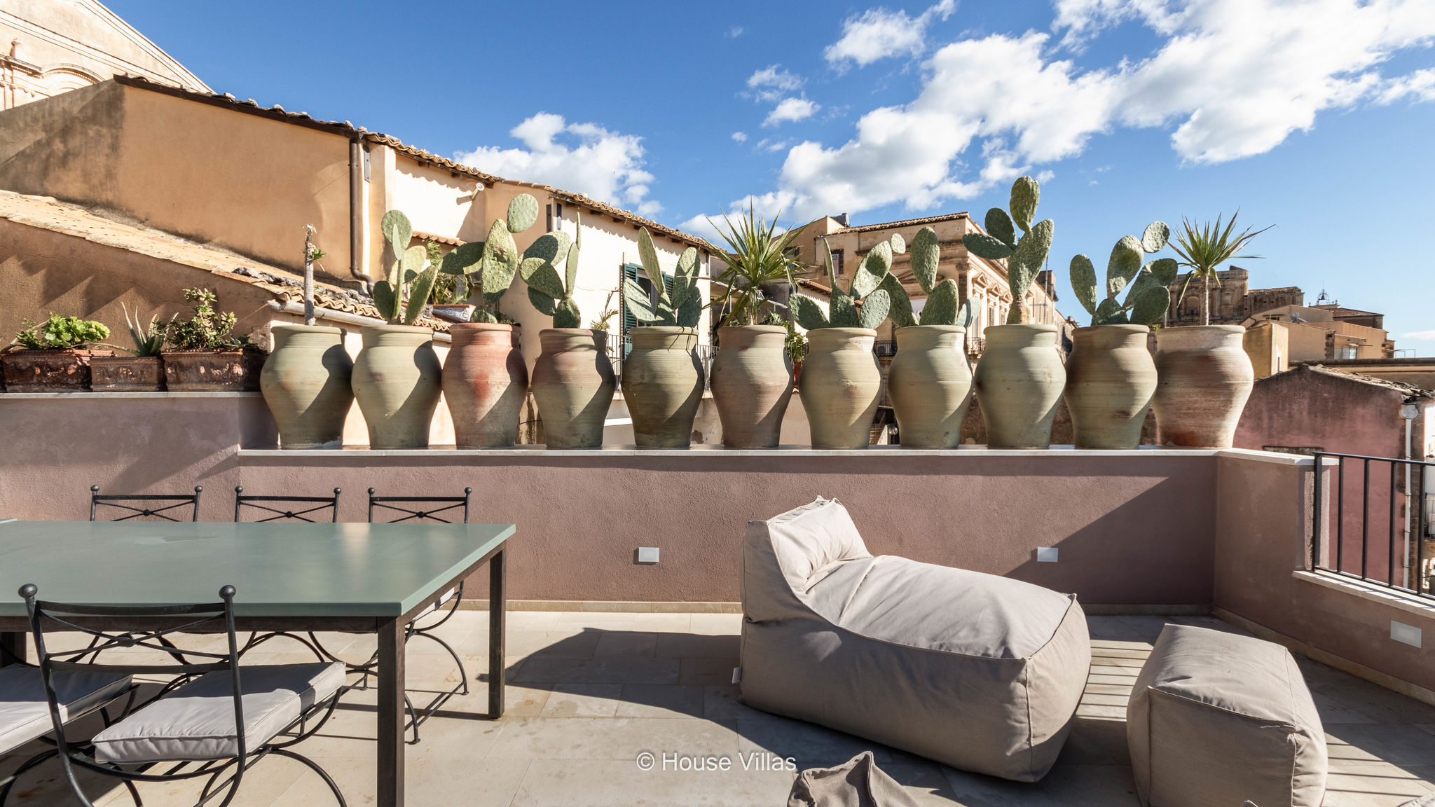 Casa Rhea