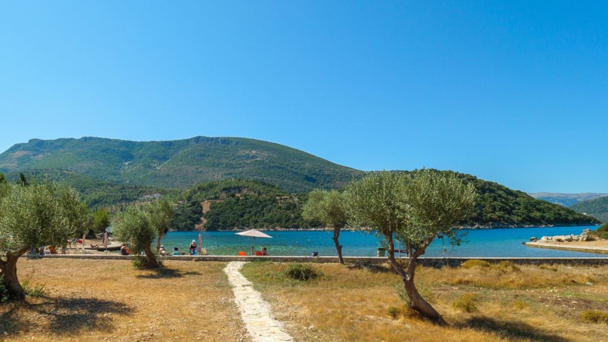 Loutsa Waterside