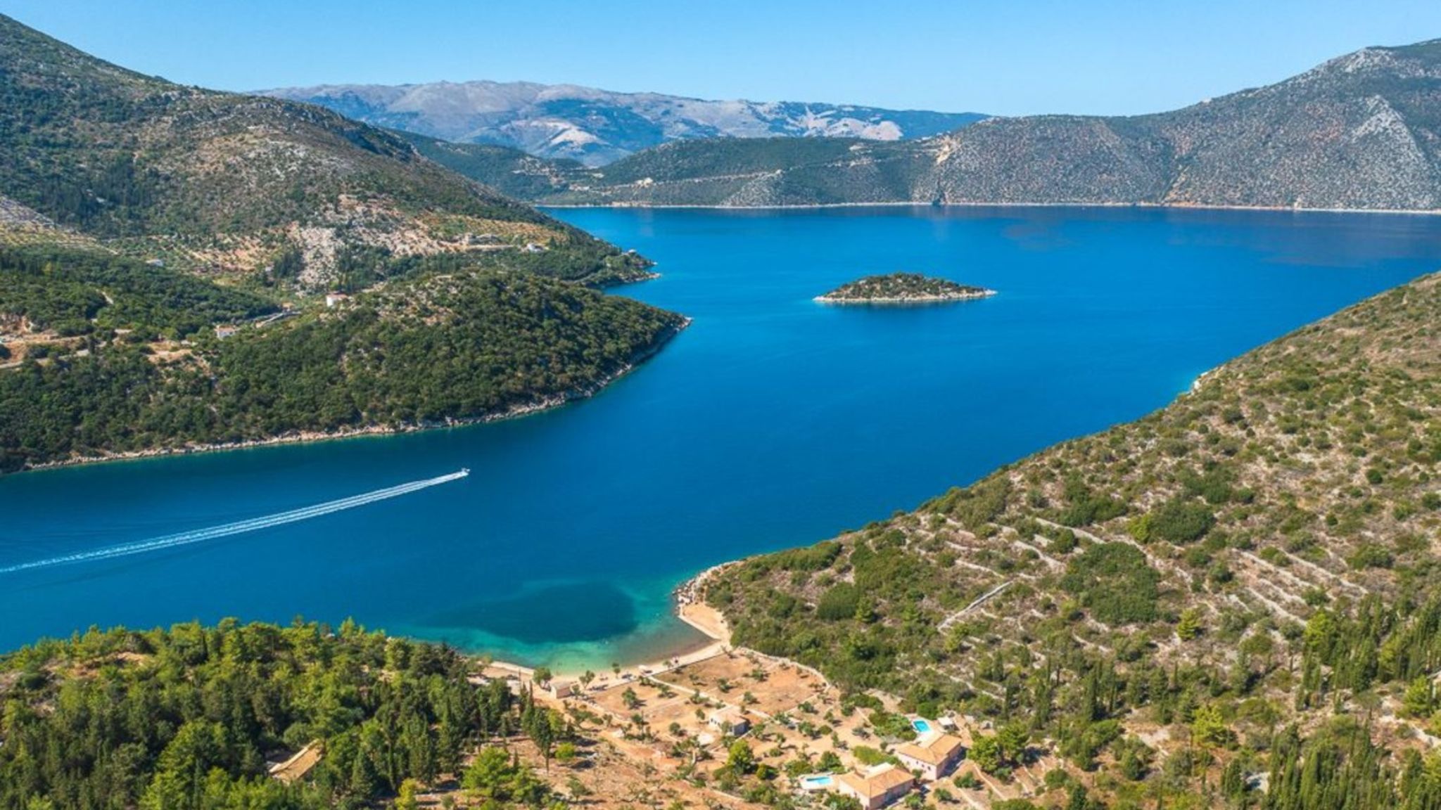 Loutsa Waterside
