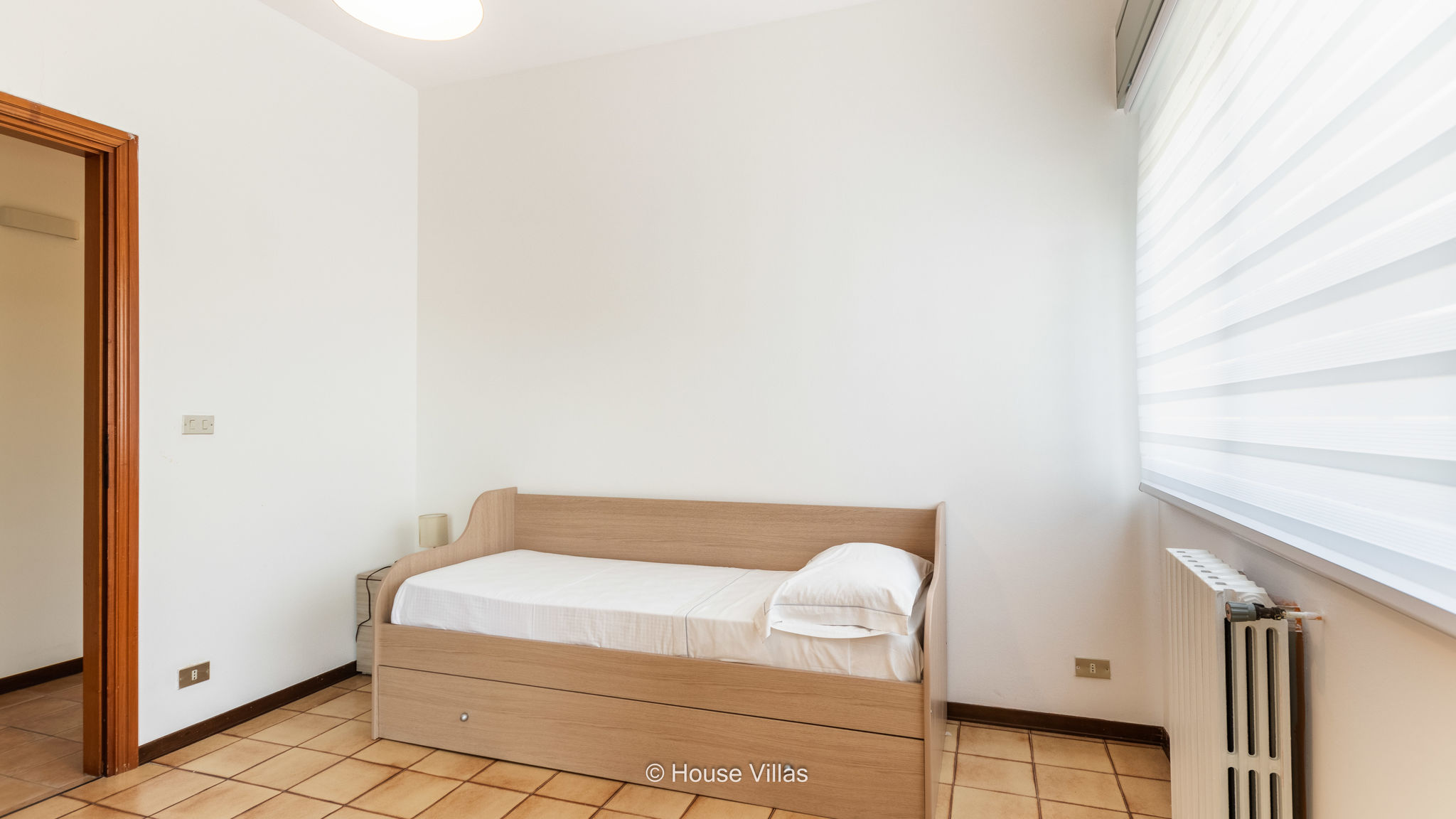 Iris Apartment