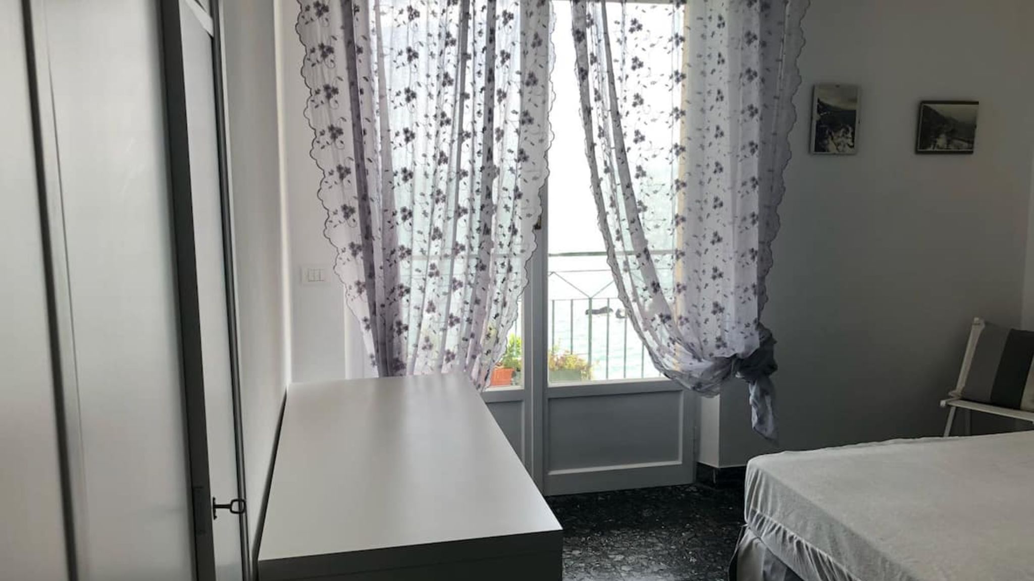 Italianway Monterosso al Mare  Bea's Apartment - the window to the sea with A/C