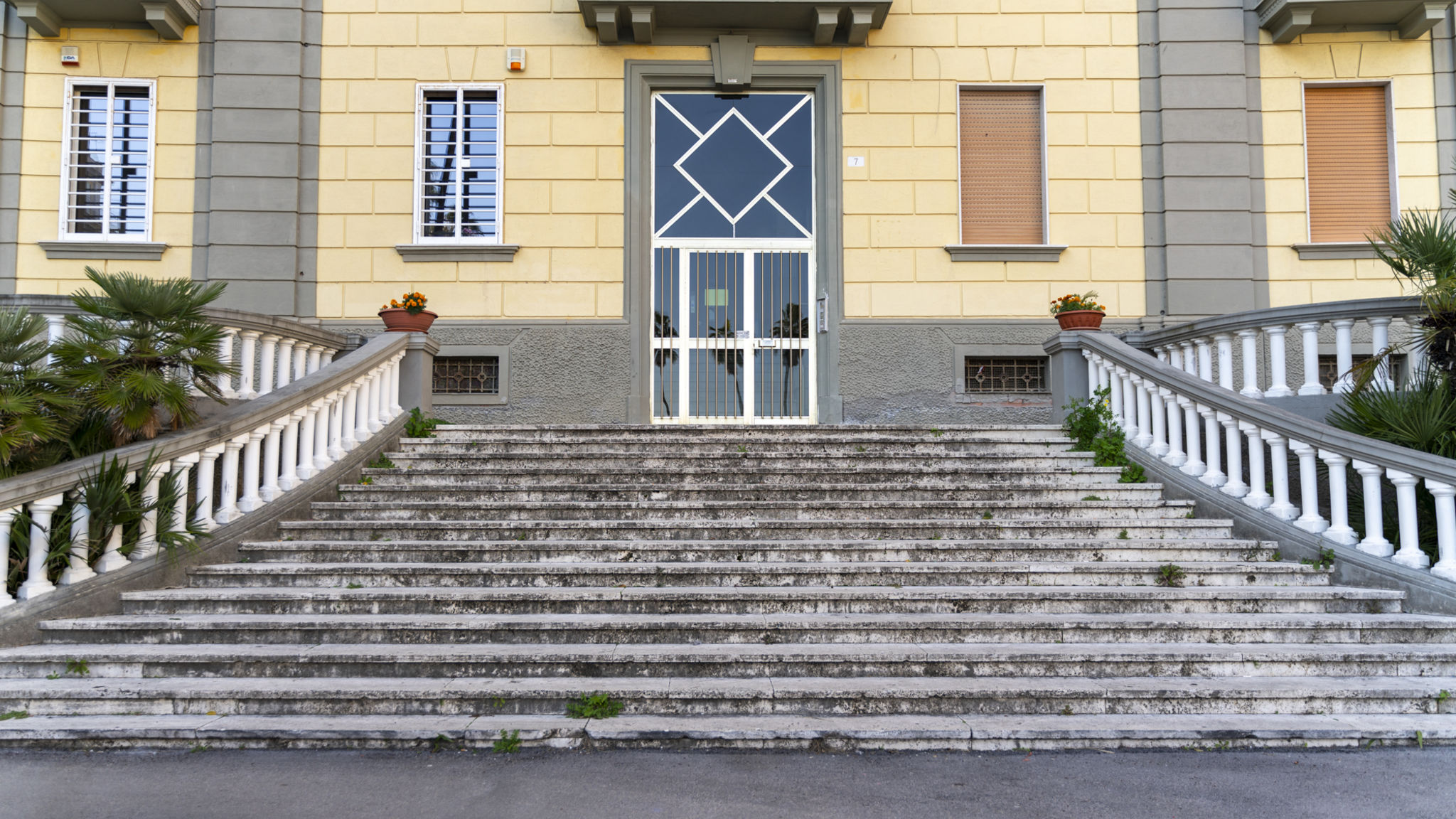 Italianway Napoli Piazza San Luigi 9