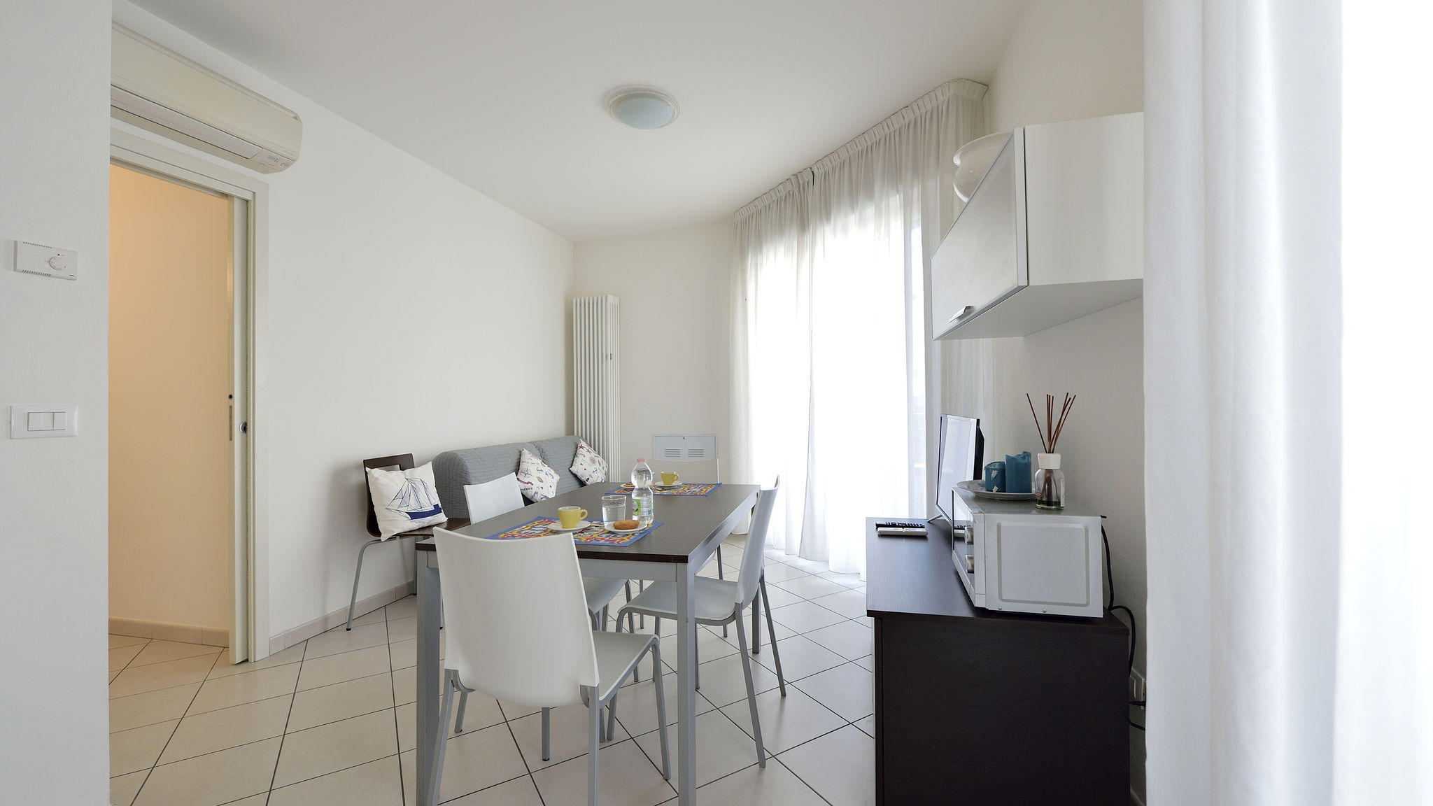 Italianway Cattolica Bilocale con balcone Mina 6