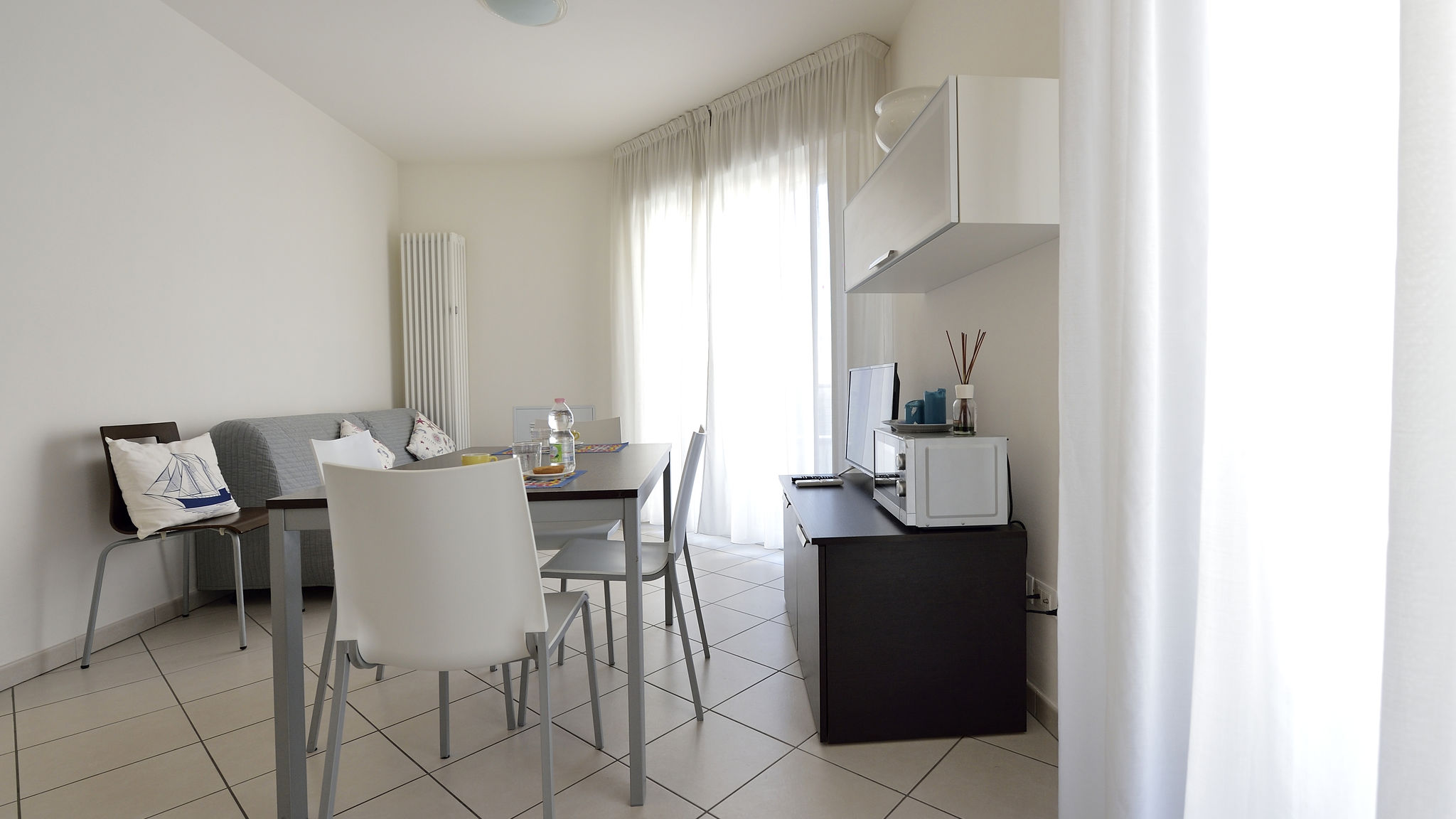 Italianway Cattolica Bilocale con balcone Mina 6