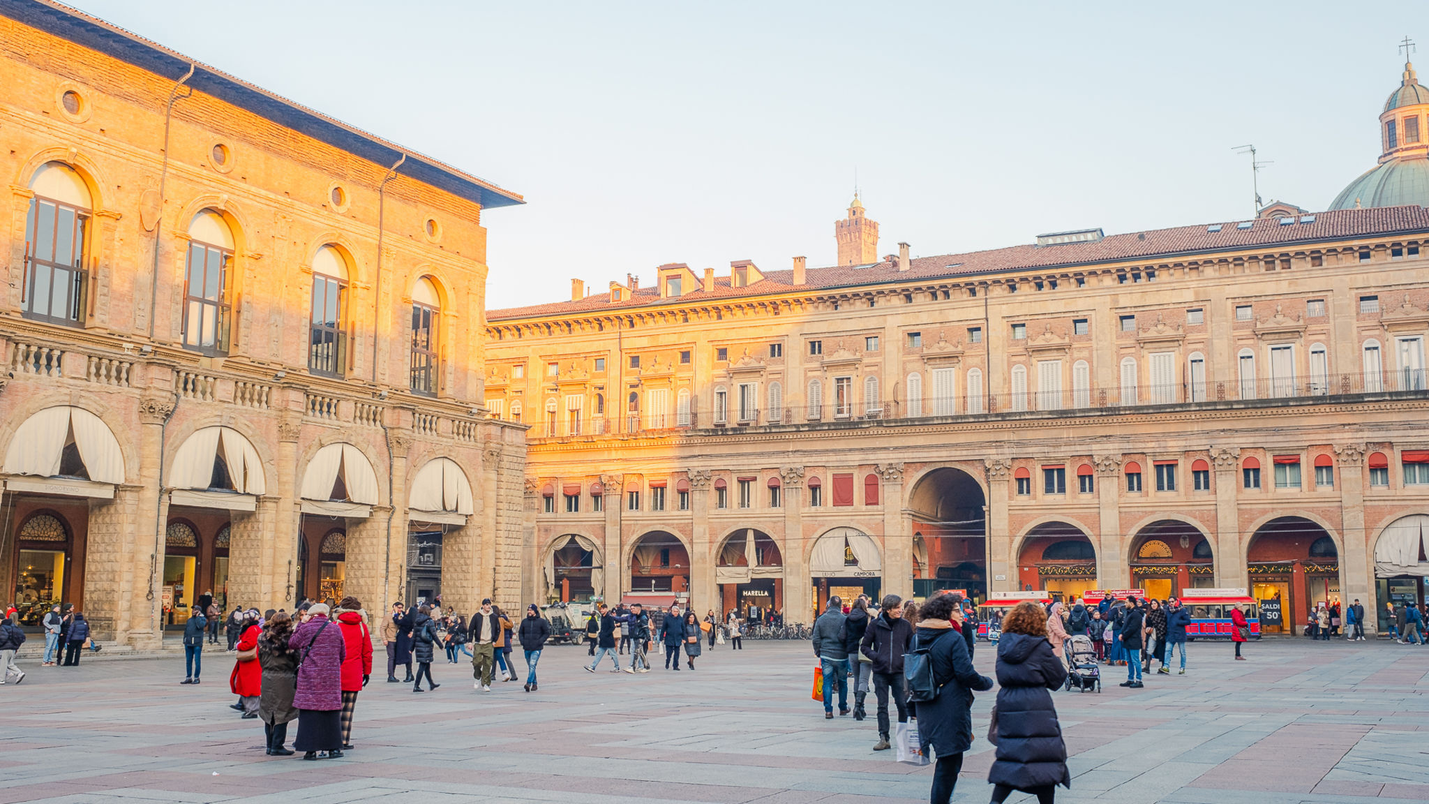 Italian Homing Bologna Piazza Grande