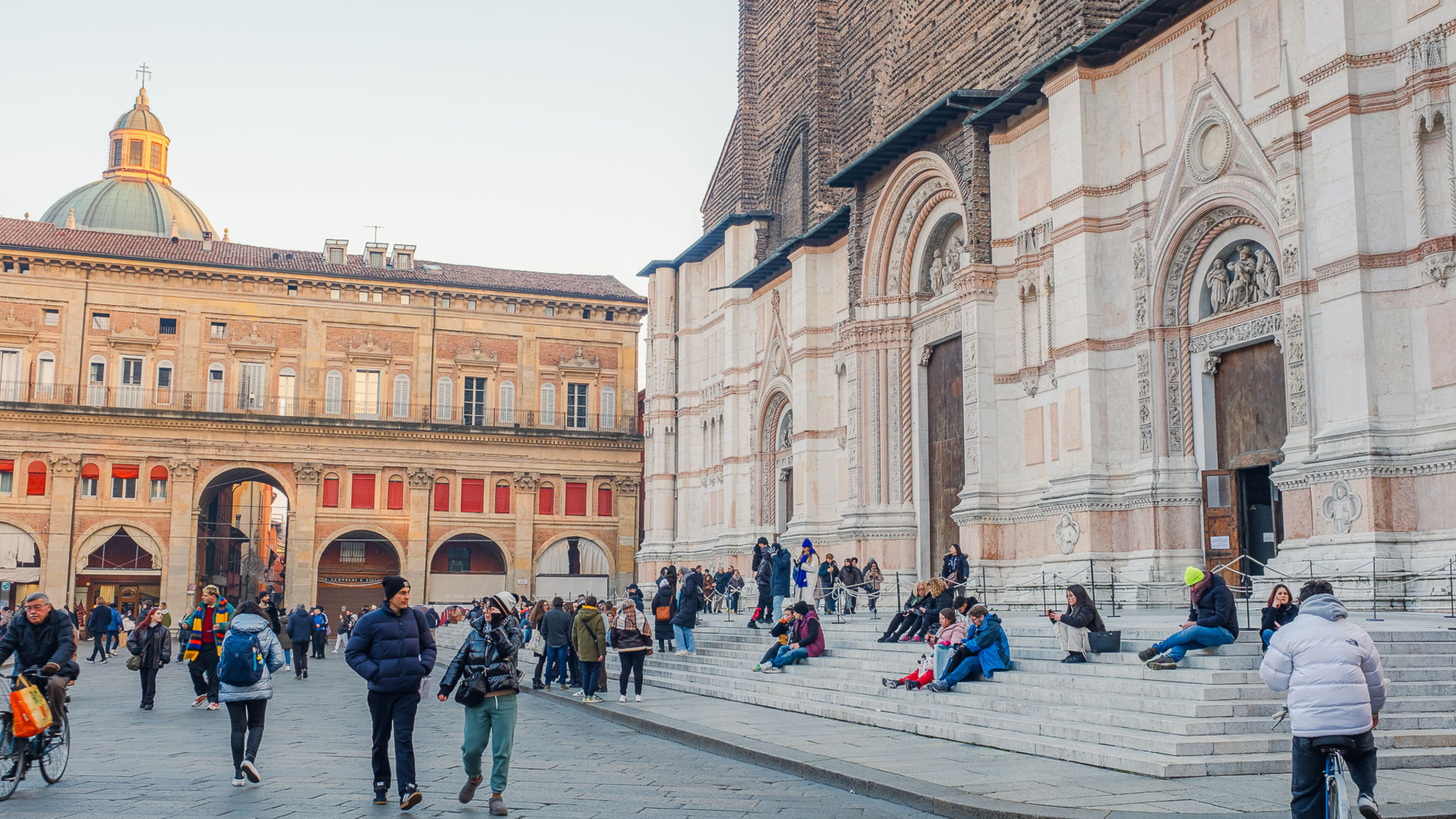 Italian Homing Bologna Piazza Grande