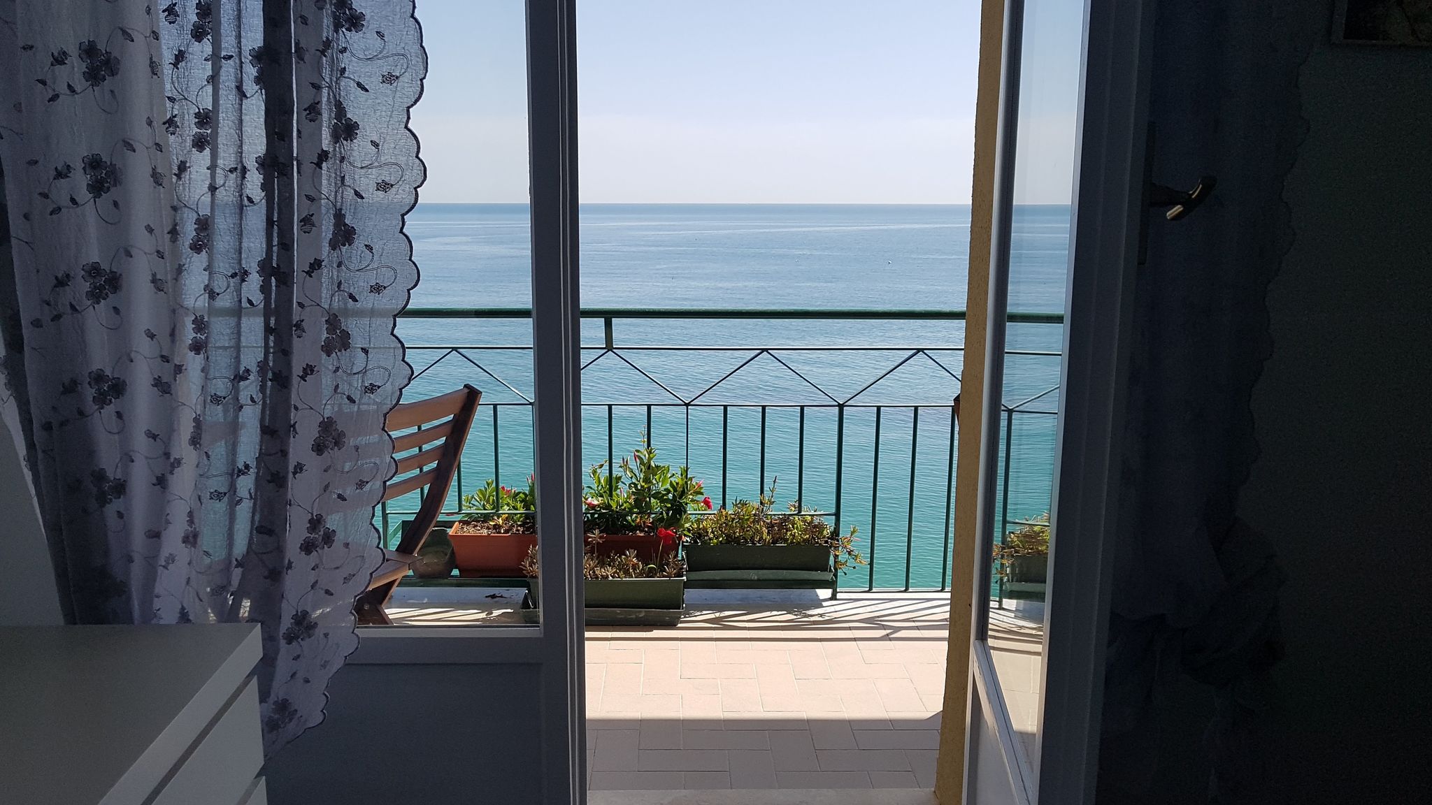 Italianway Monterosso al Mare  Bea's Apartment - the window to the sea with A/C