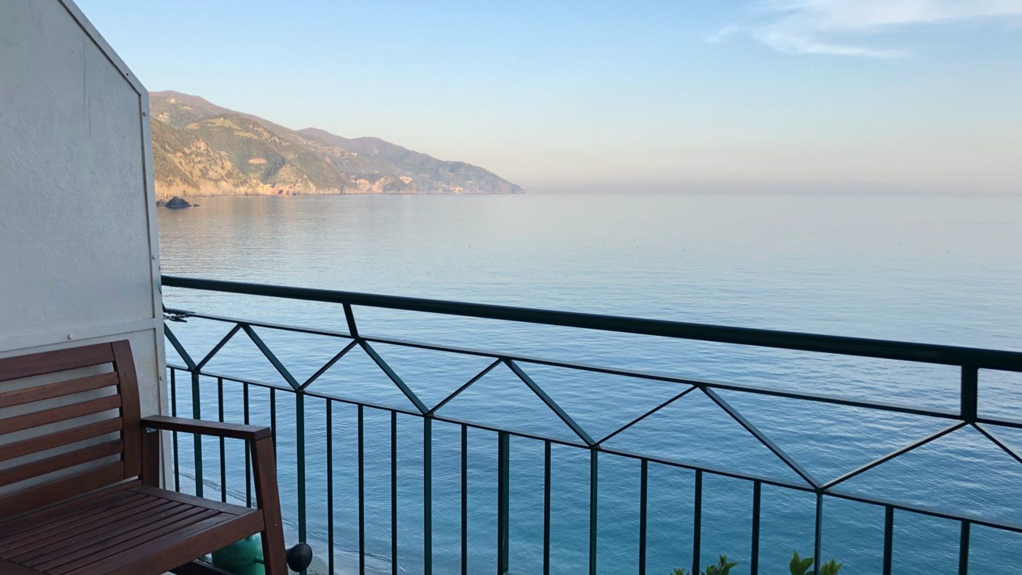 Italianway Monterosso al Mare  Bea's Apartment - the window to the sea with A/C