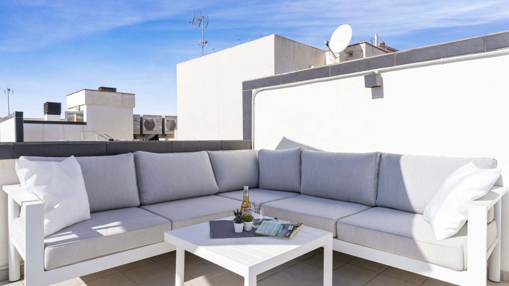 Costarentals Malaga Malaga Unique Penthouse in Historic Center - MAL04