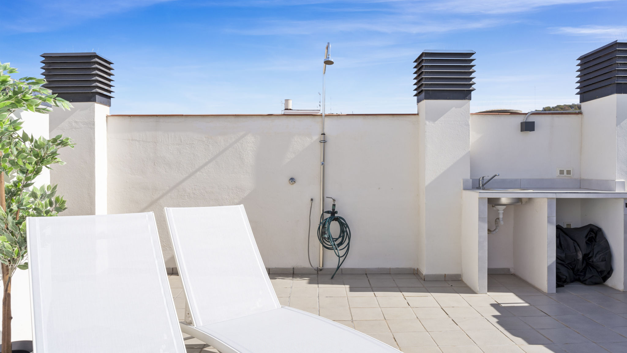 Costarentals Malaga Malaga Unique Penthouse in Historic Center - MAL04