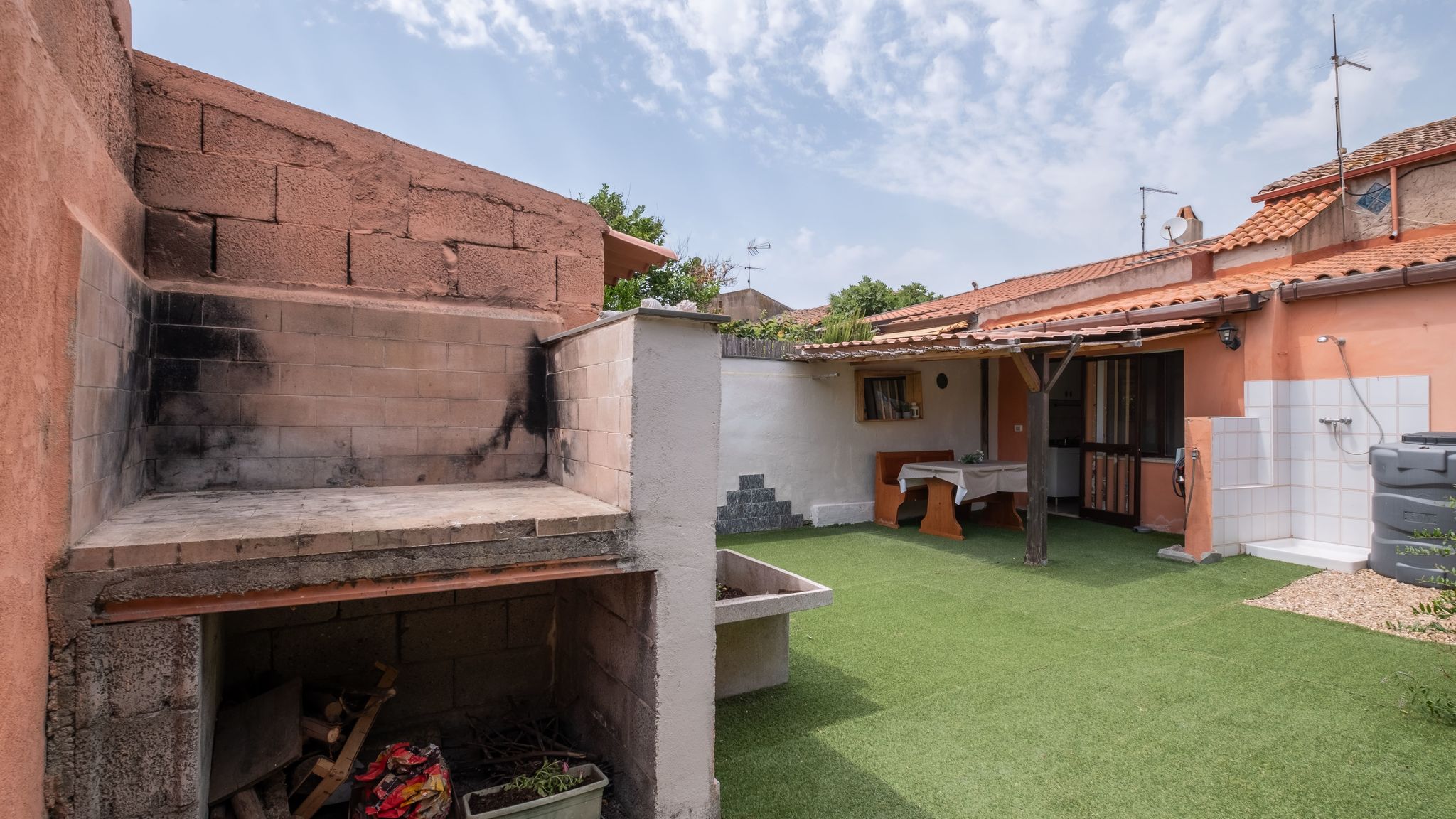 Italianway Riola Sardo Villa Vintage by Propertize | giardino e palestra