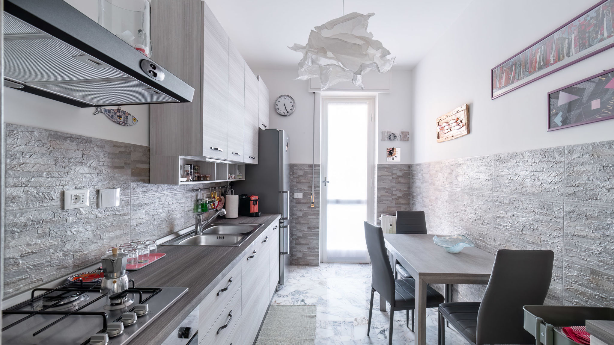 Spacious apartment 4 min to the beach