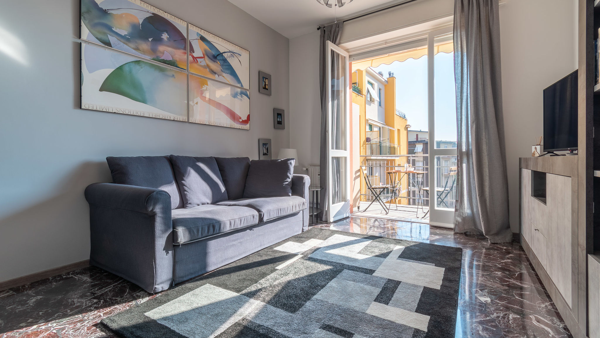 Spacious apartment 4 min to the beach
