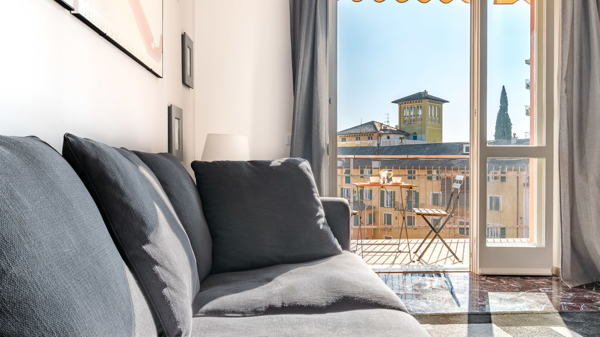 Spacious apartment 4 min to the beach