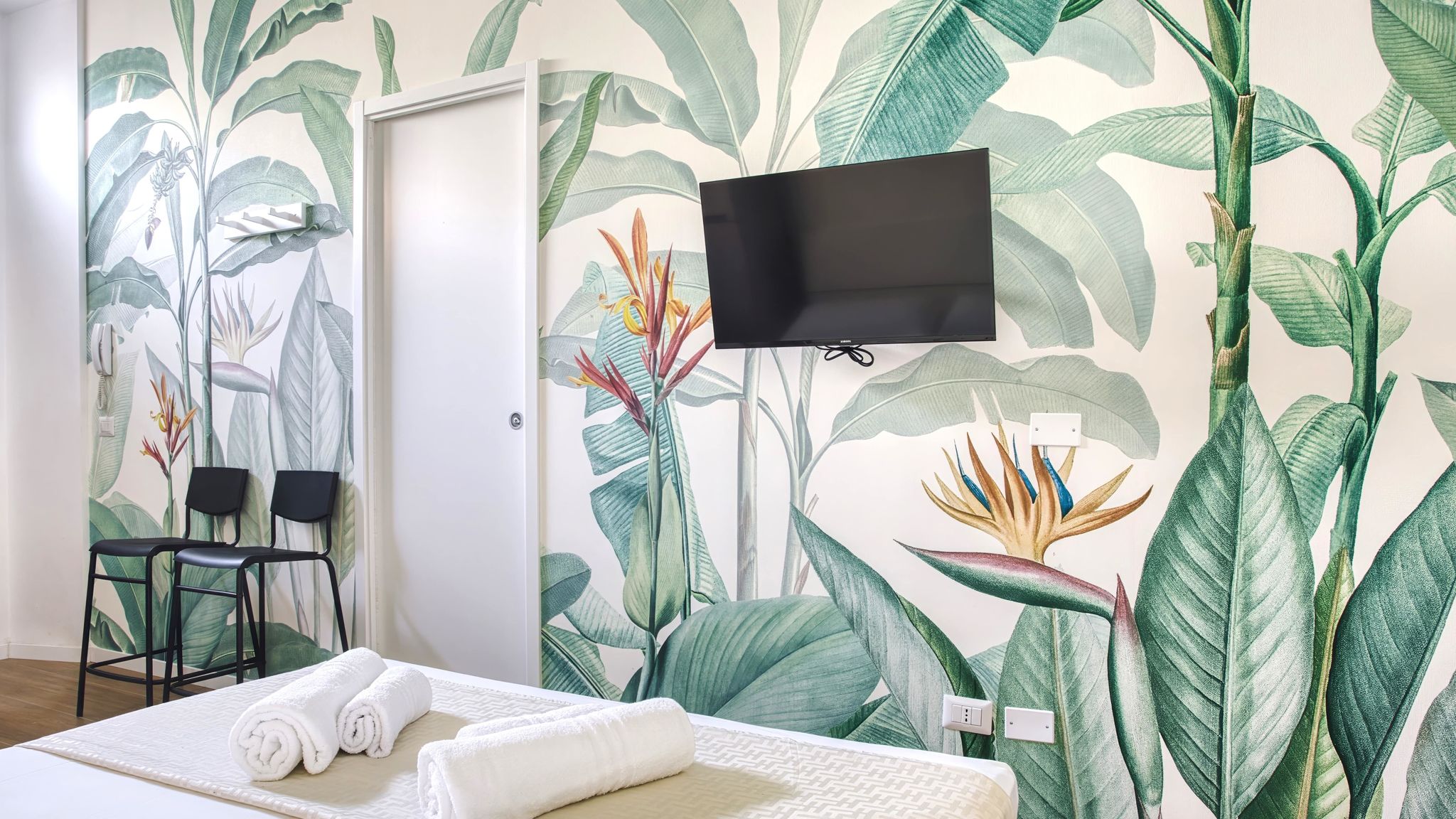 Italianway Milano Rosmini13; Lil Gem in Sempione District