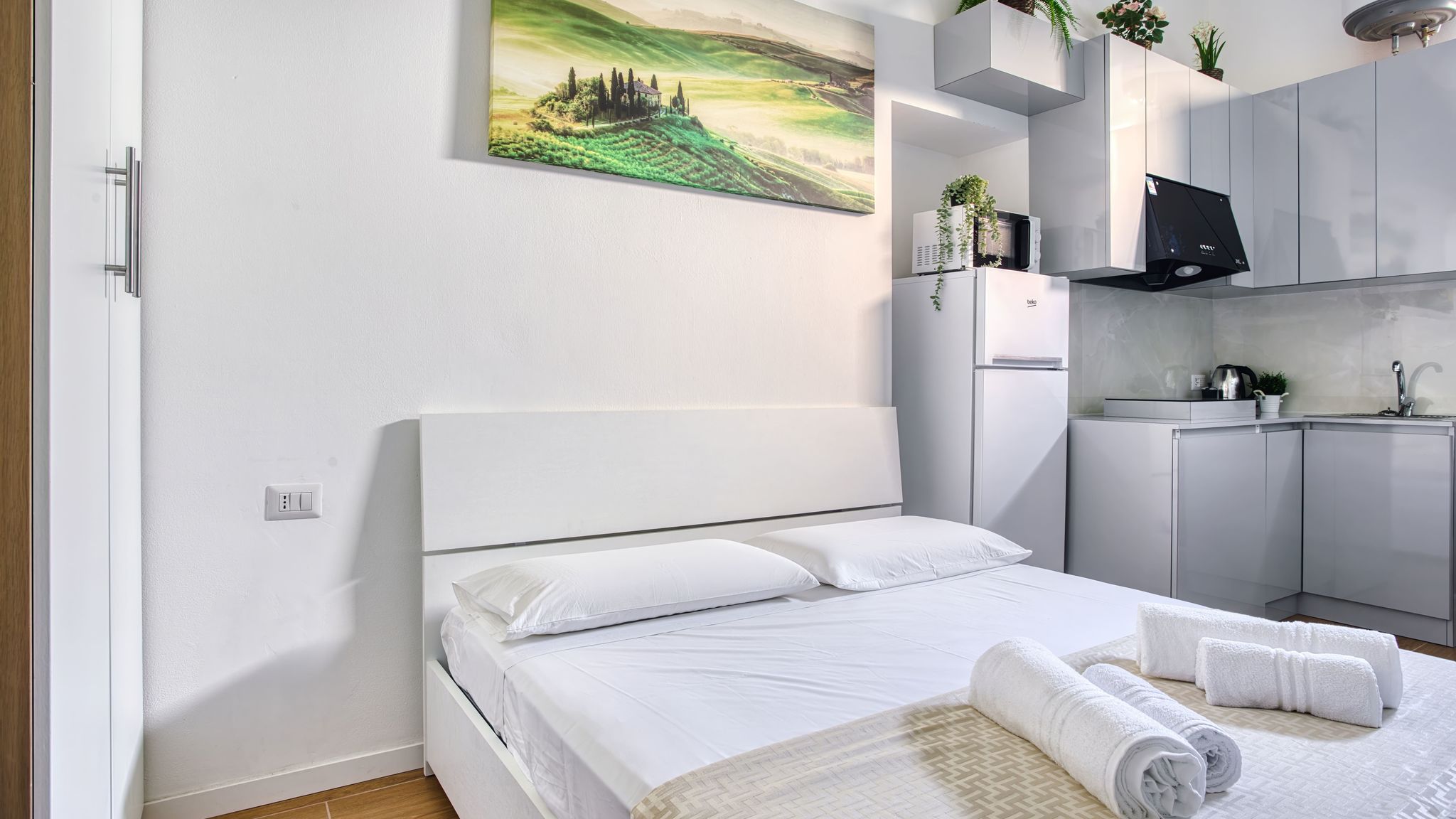 Italianway Milano Rosmini13; Lil Gem in Sempione District