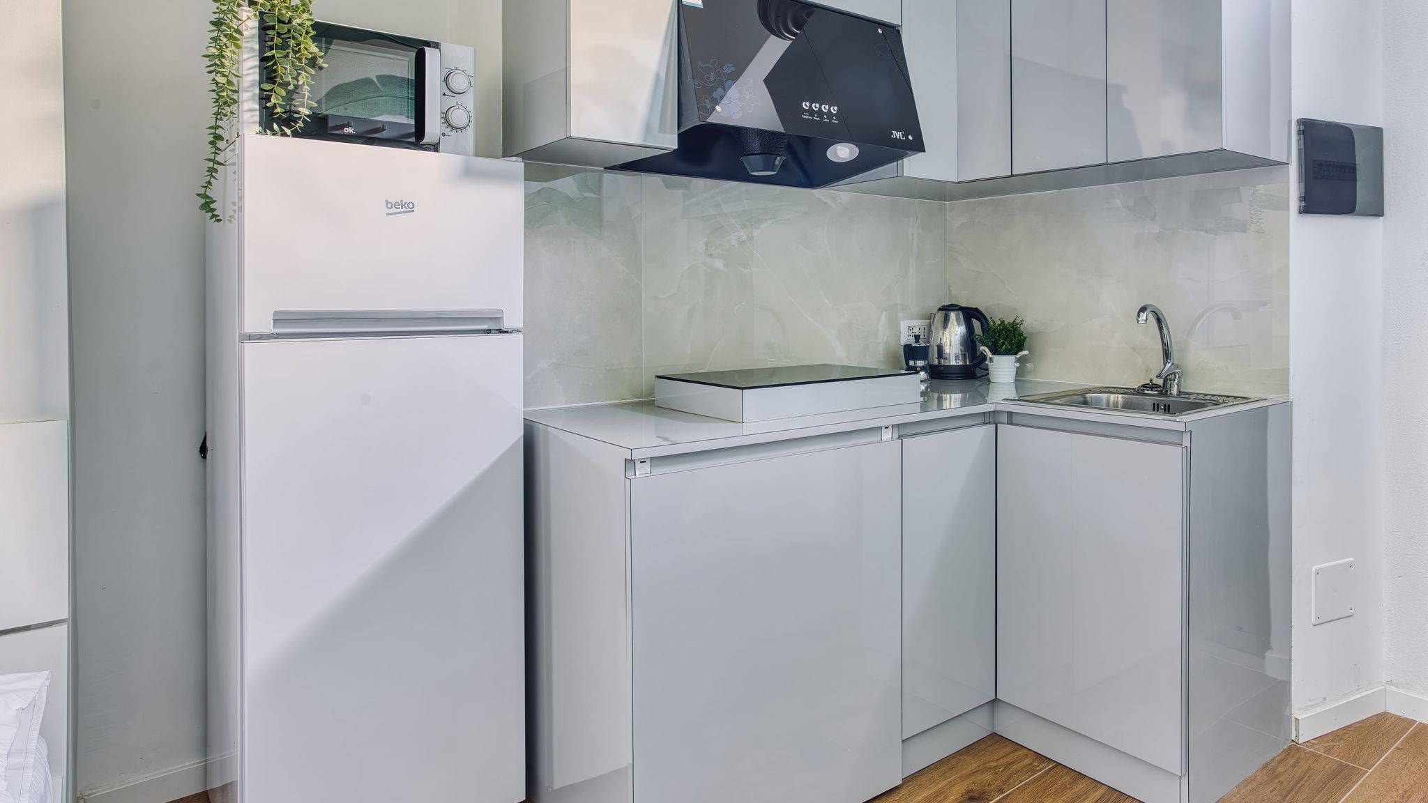 Italianway Milano Rosmini13; Lil Gem in Sempione District