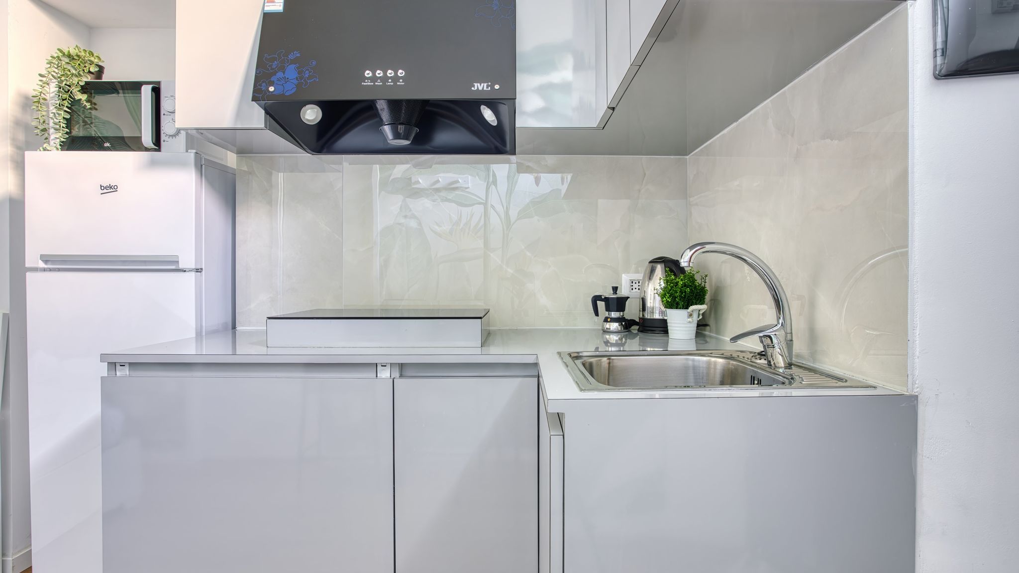 Italianway Milano Rosmini13; Lil Gem in Sempione District