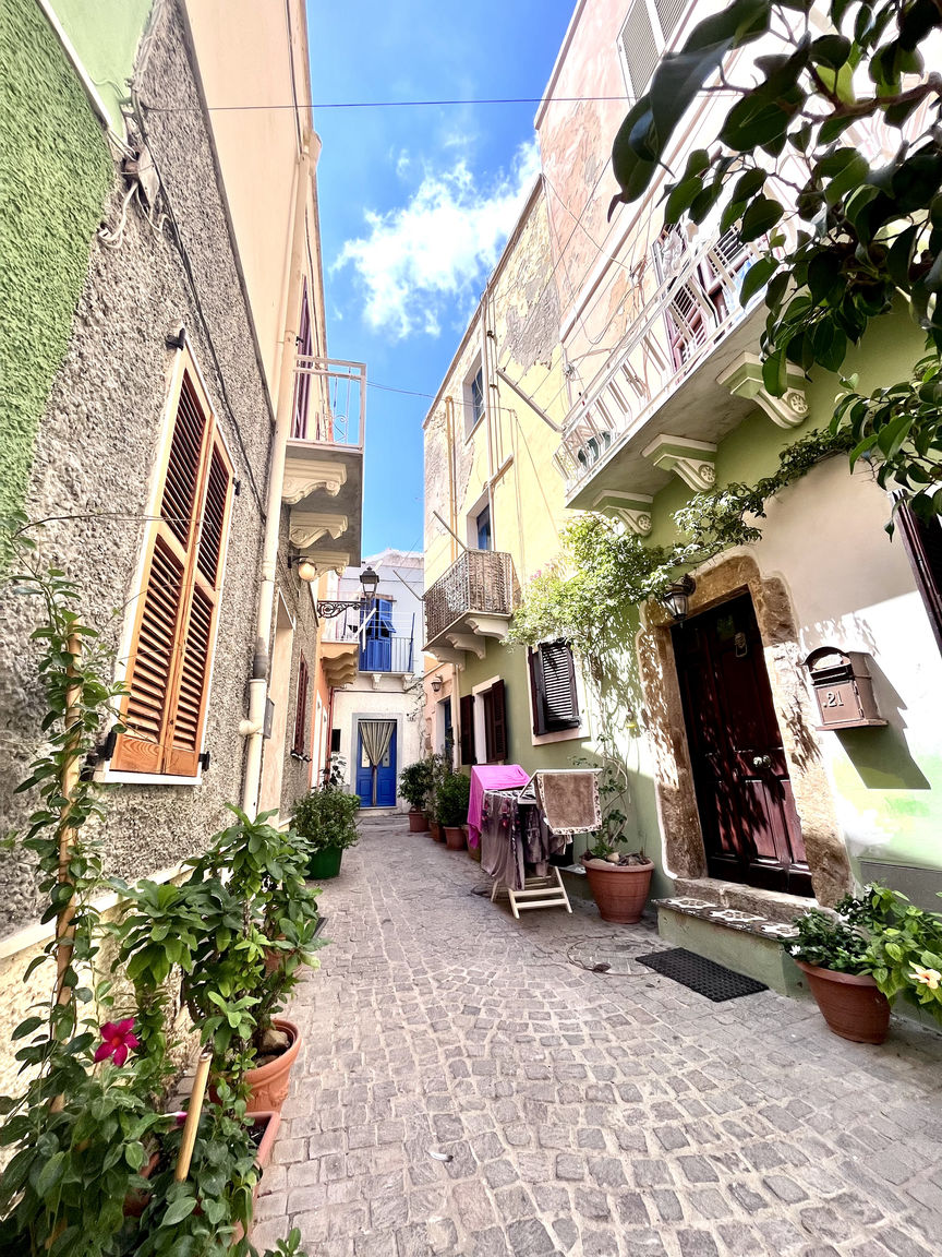 Italianway Carloforte Casa GIOIA nel cuore di Carloforte; Wifi e AC