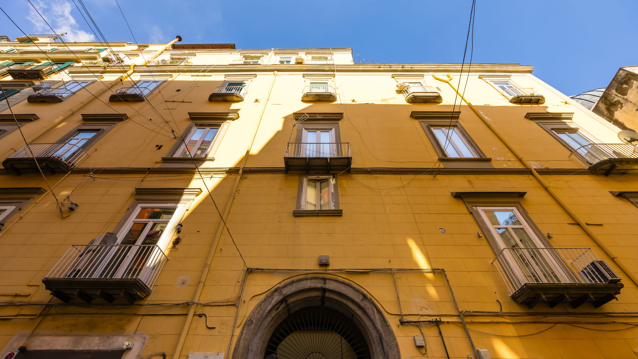 Italianway Napoli Carrozzieri Nest at Historical Center