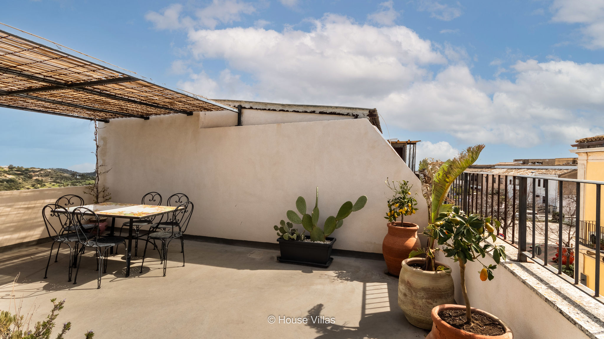  Piano Alto House