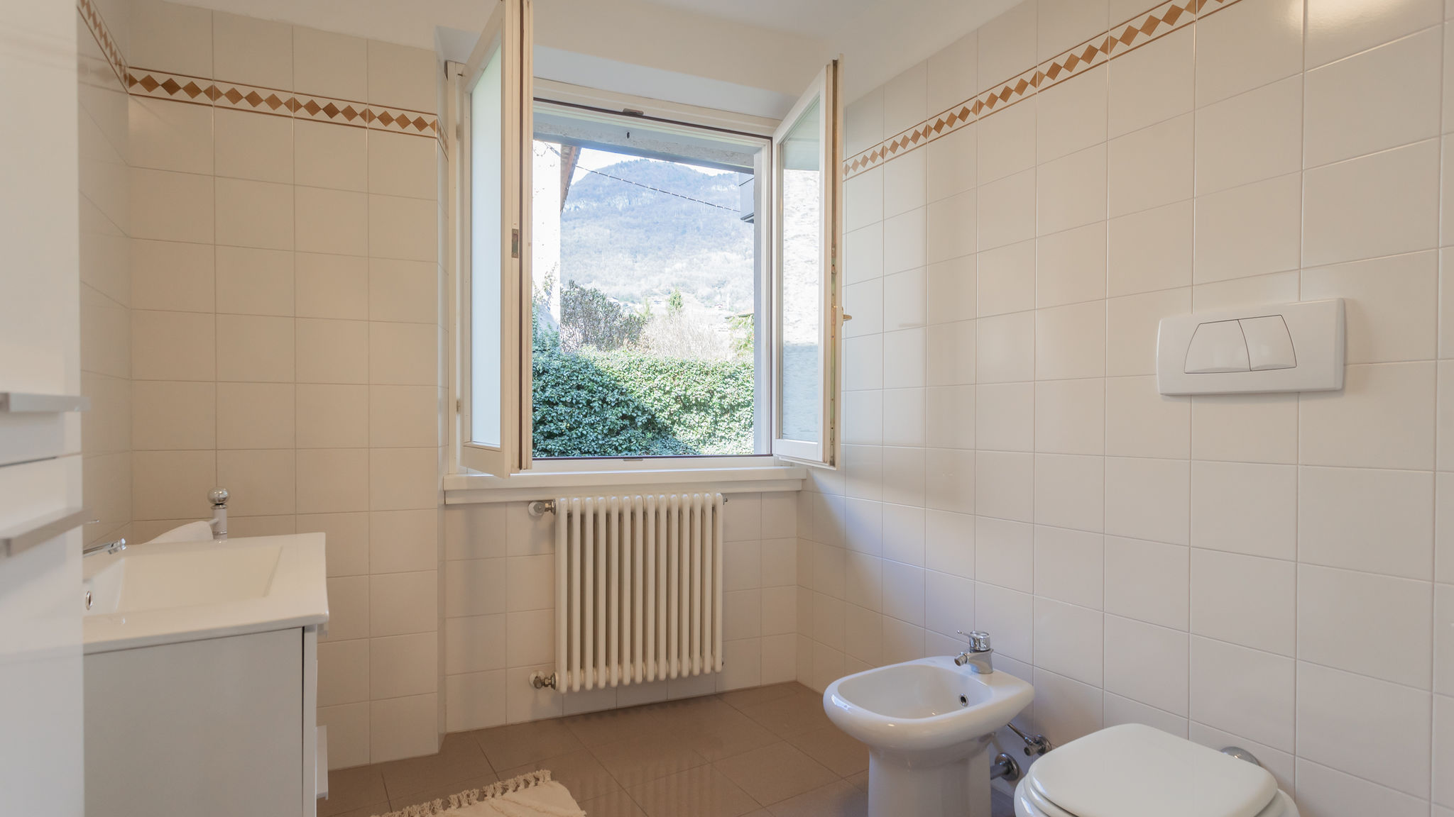 Italianway Gravedona ed Uniti Ponente Balcony & Garden