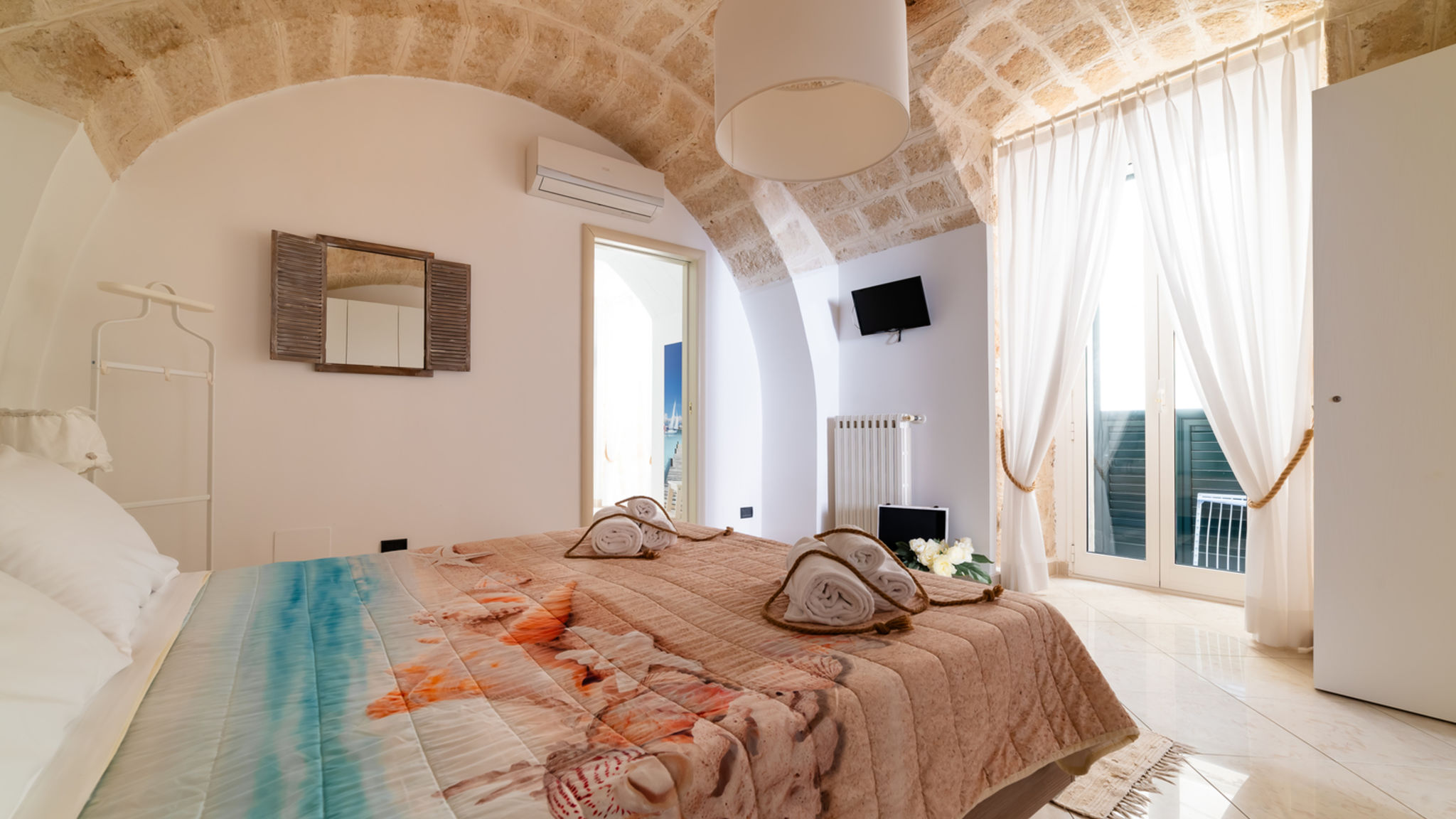 MONHOLIDAY - ospitalità e servizi per il turismo Monopoli Gioia Casa Vacanze