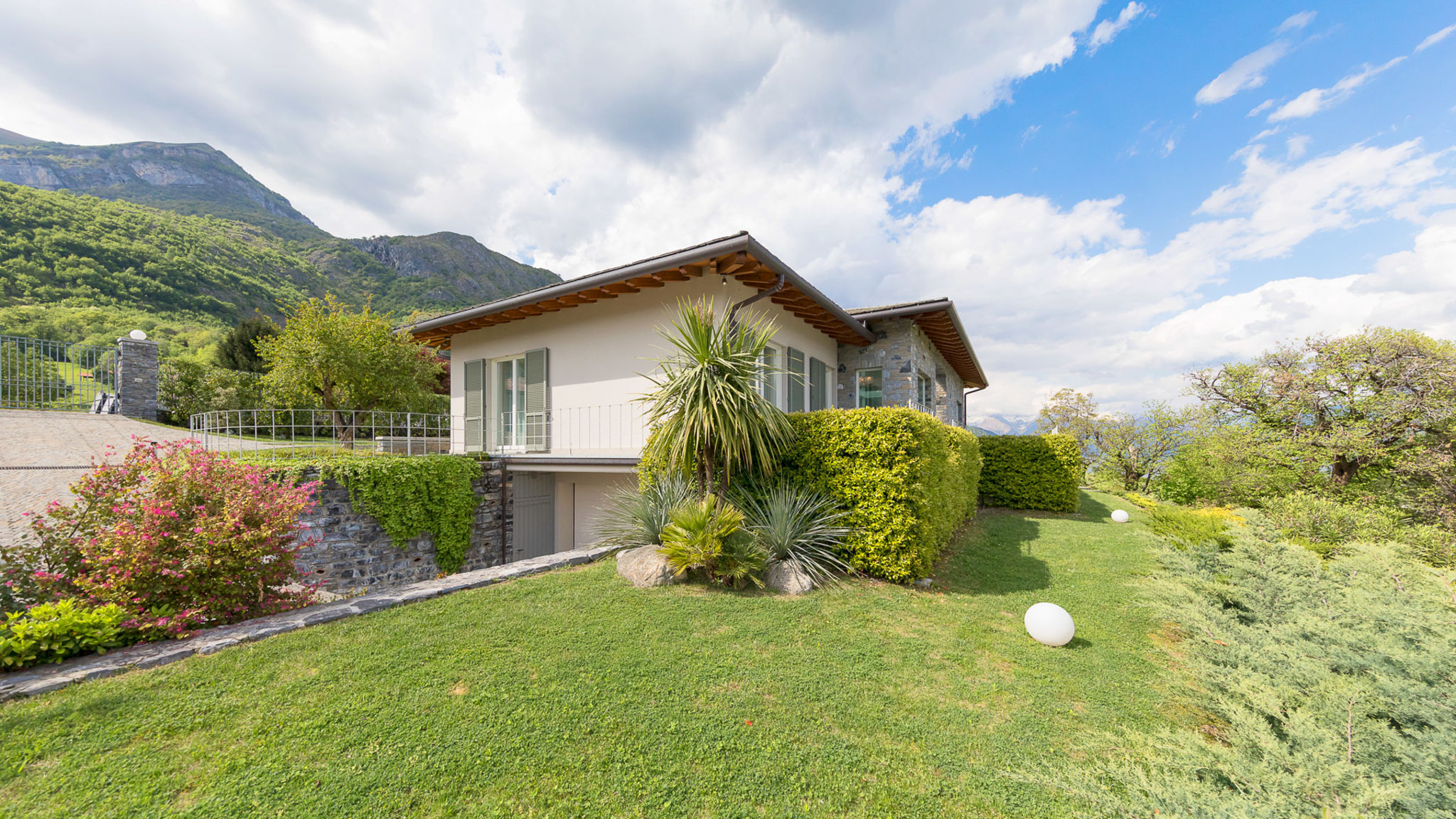 Italianway Griante Villa Miraggio by MyVillaCollection